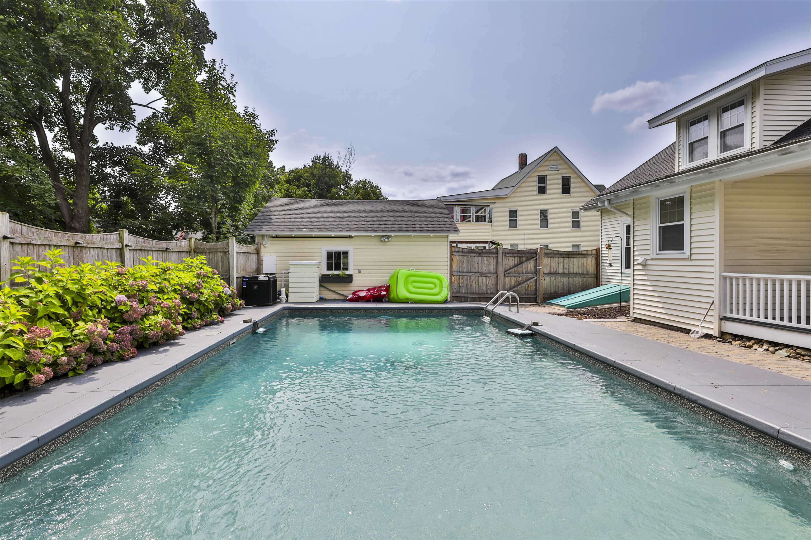 4 Cushing Avenue
