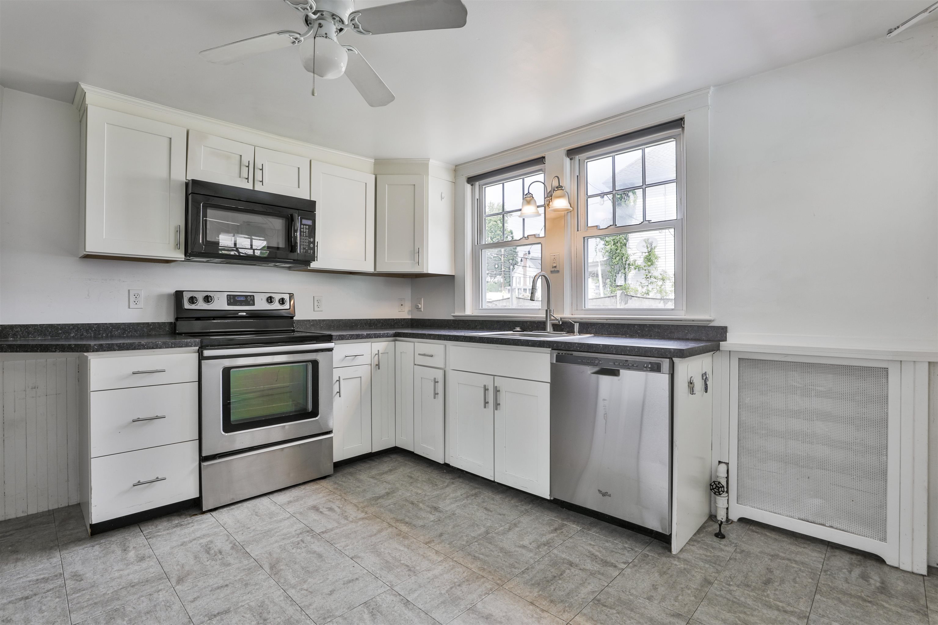 4 Cushing Avenue