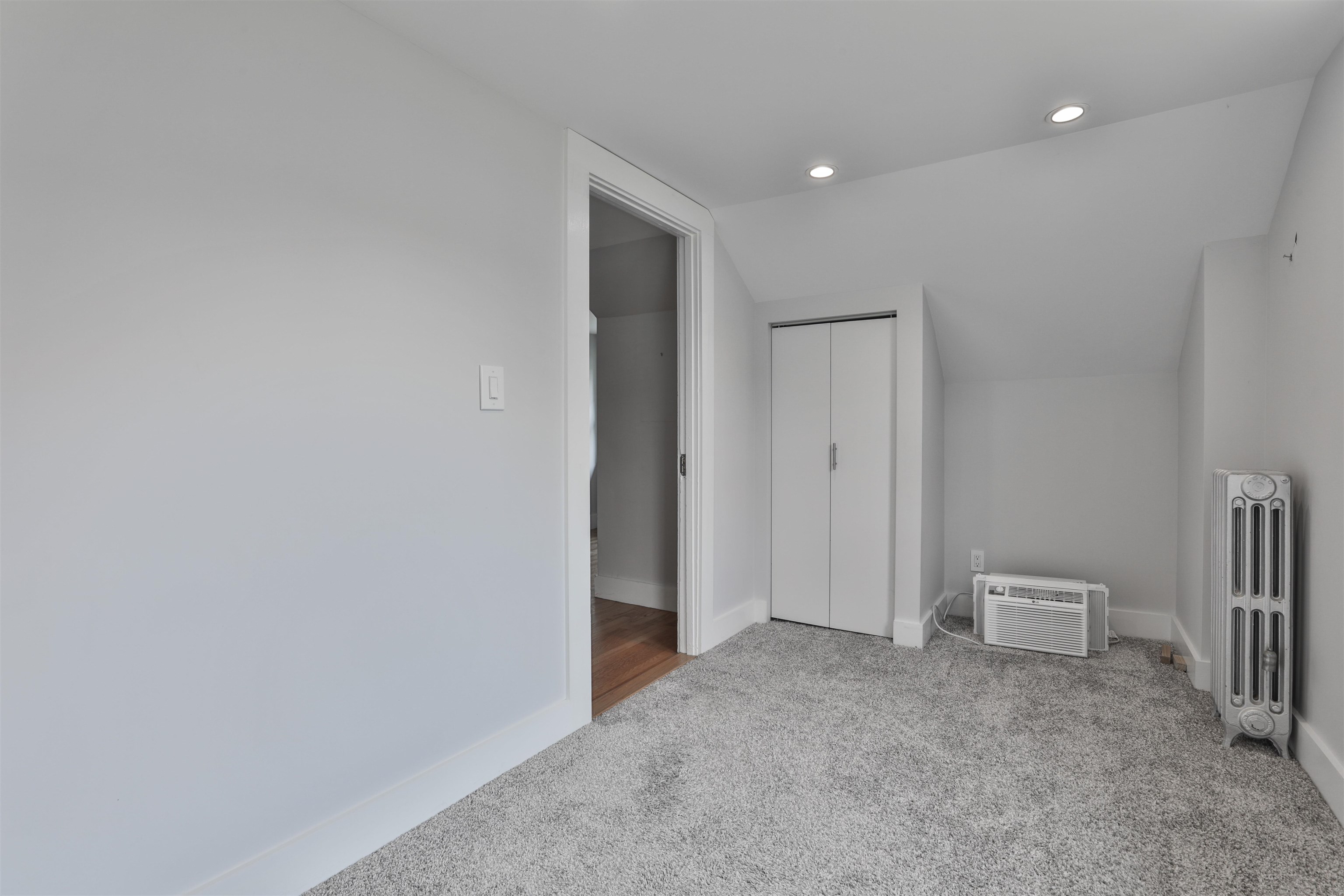 4 Cushing Avenue