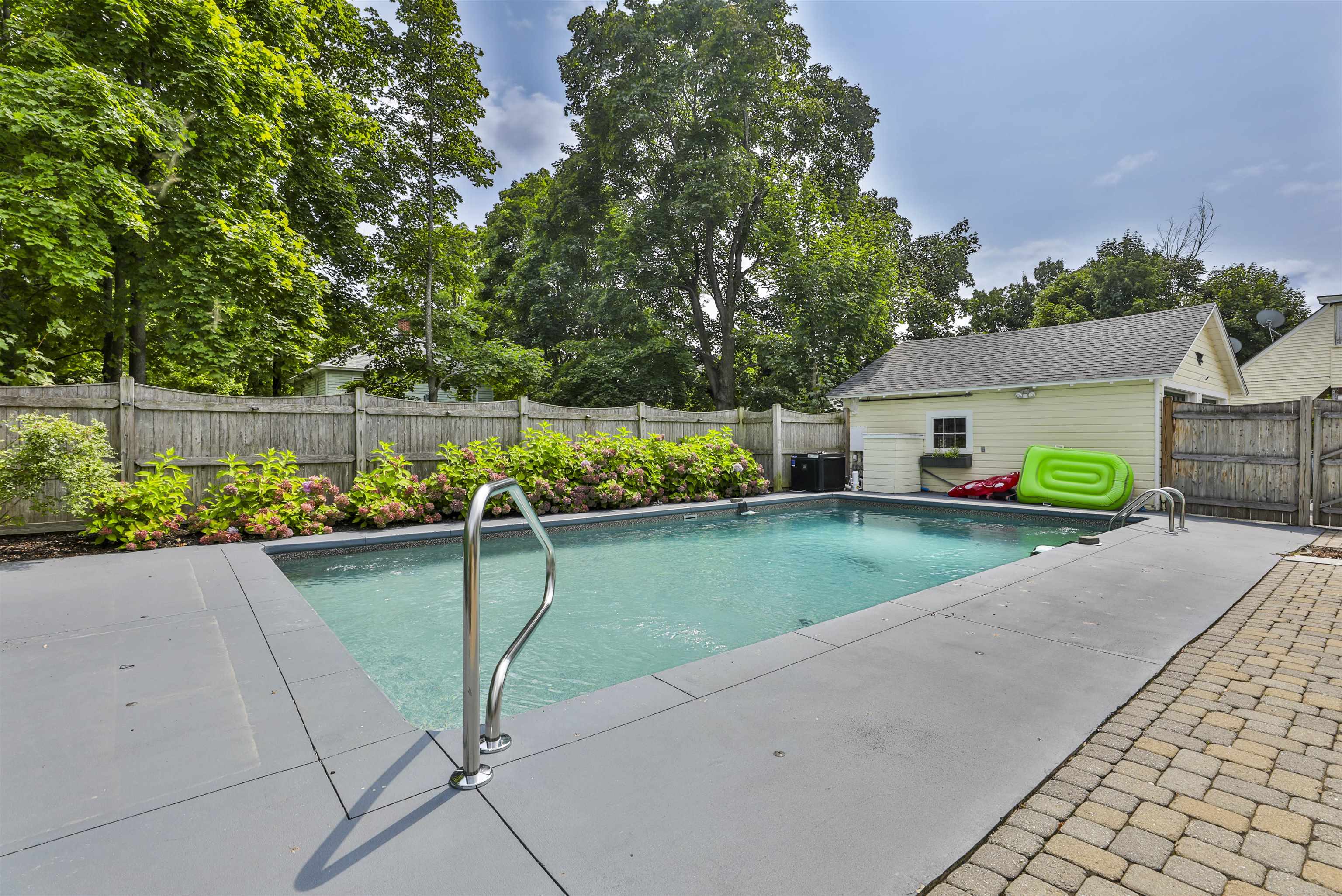 4 Cushing Avenue
