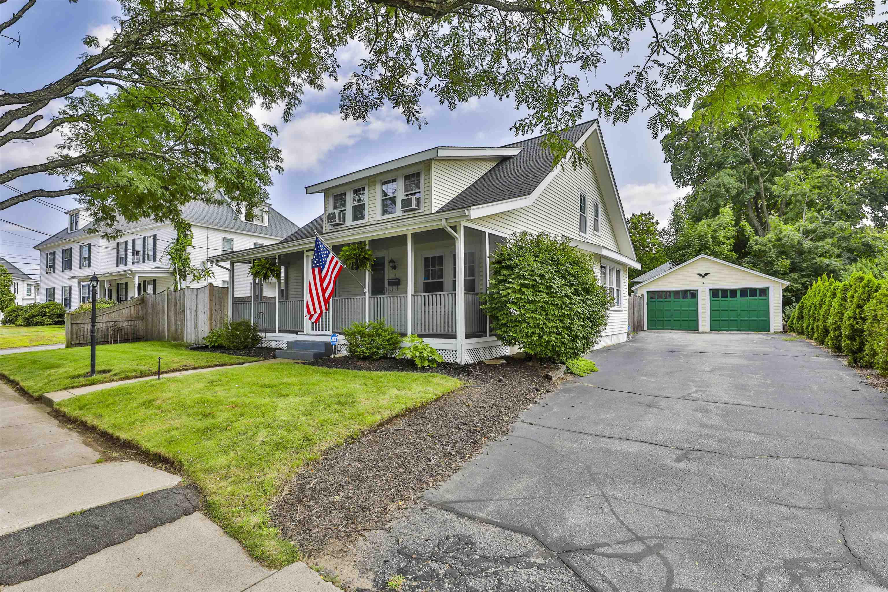 4 Cushing Avenue