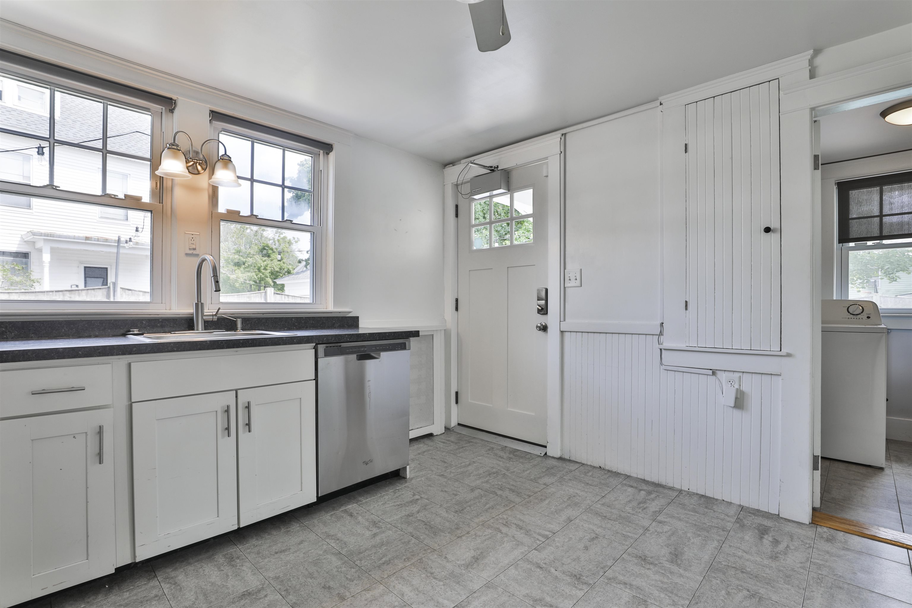 4 Cushing Avenue