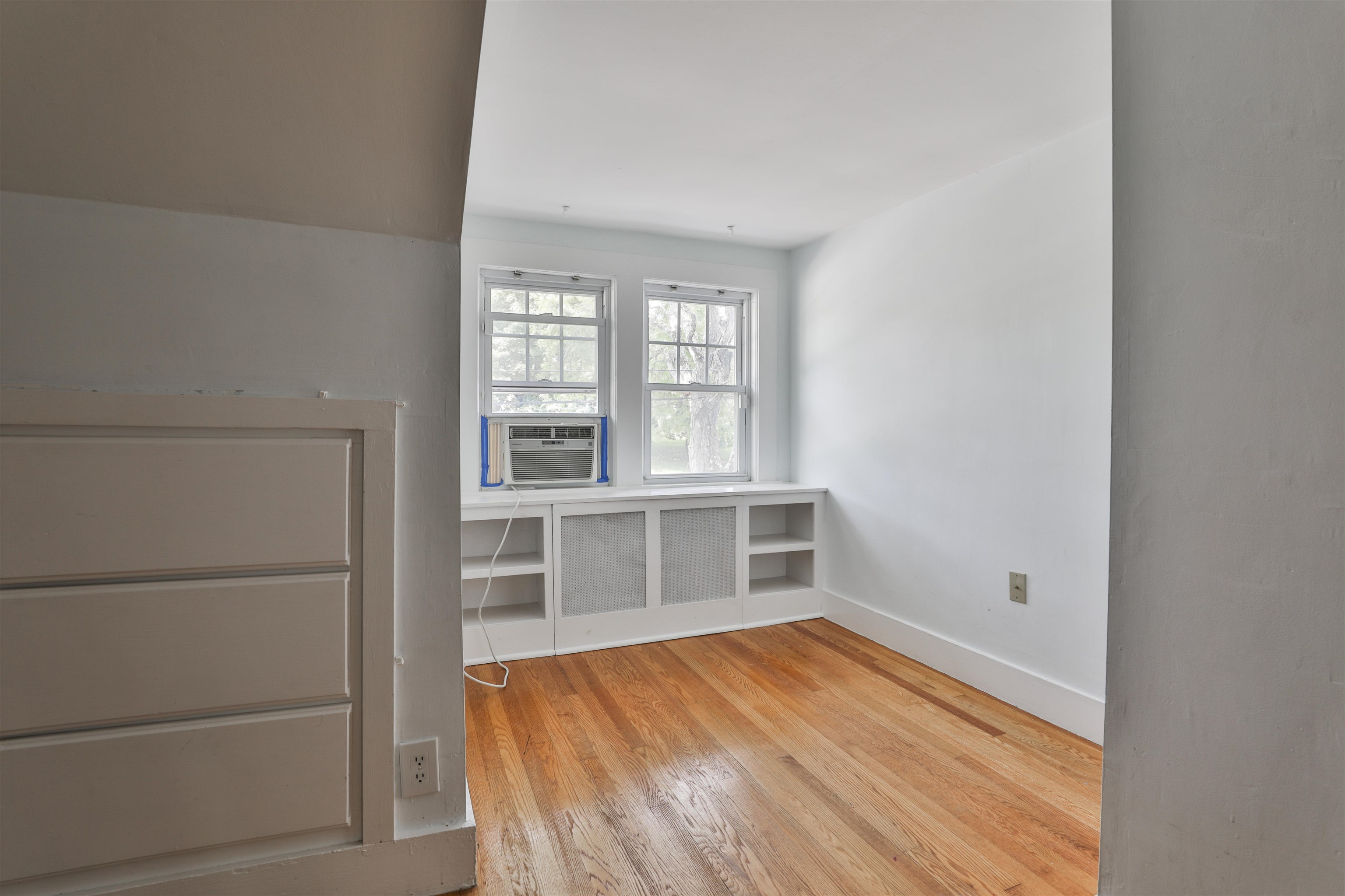 4 Cushing Avenue