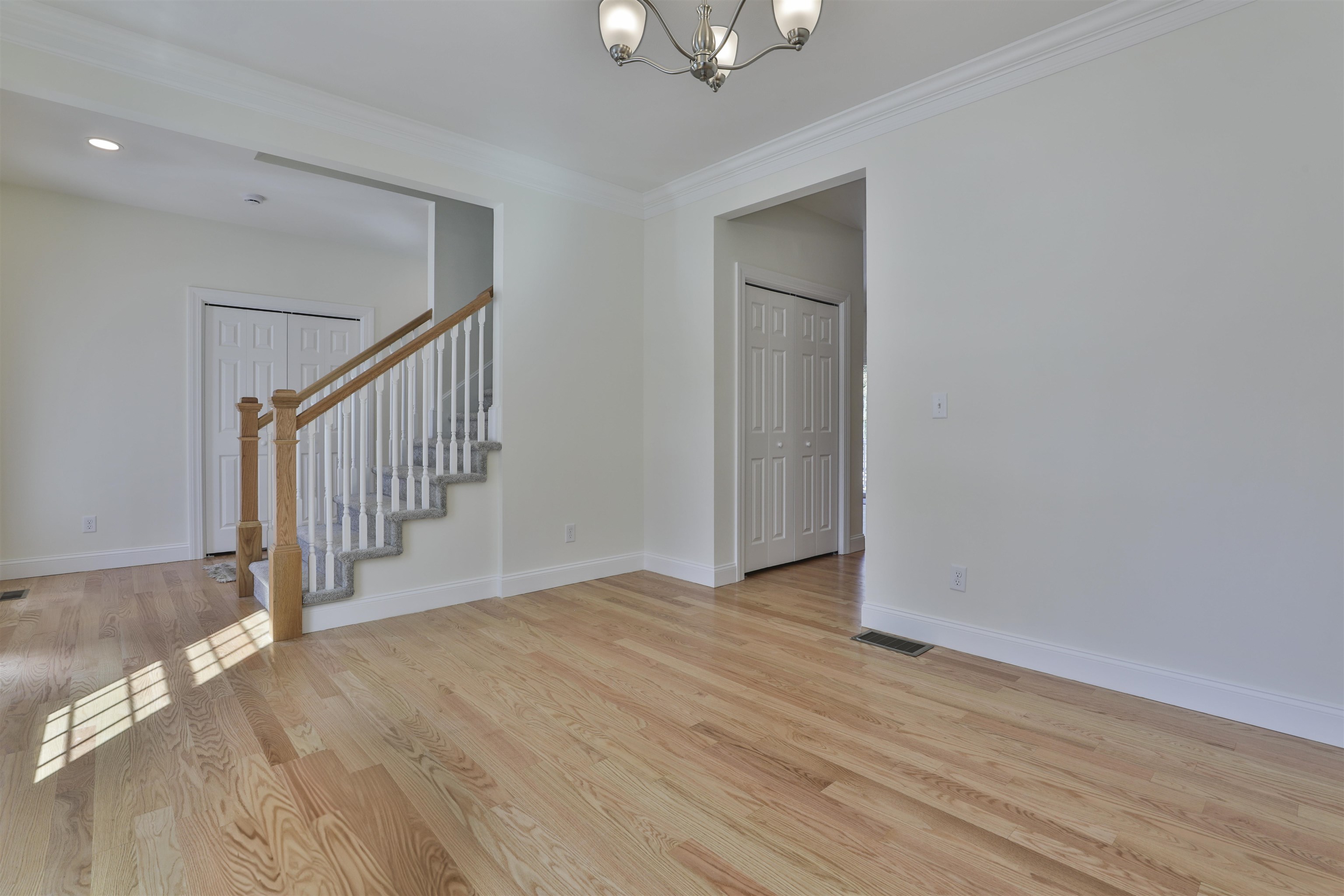 22 Reeds Ferry Way