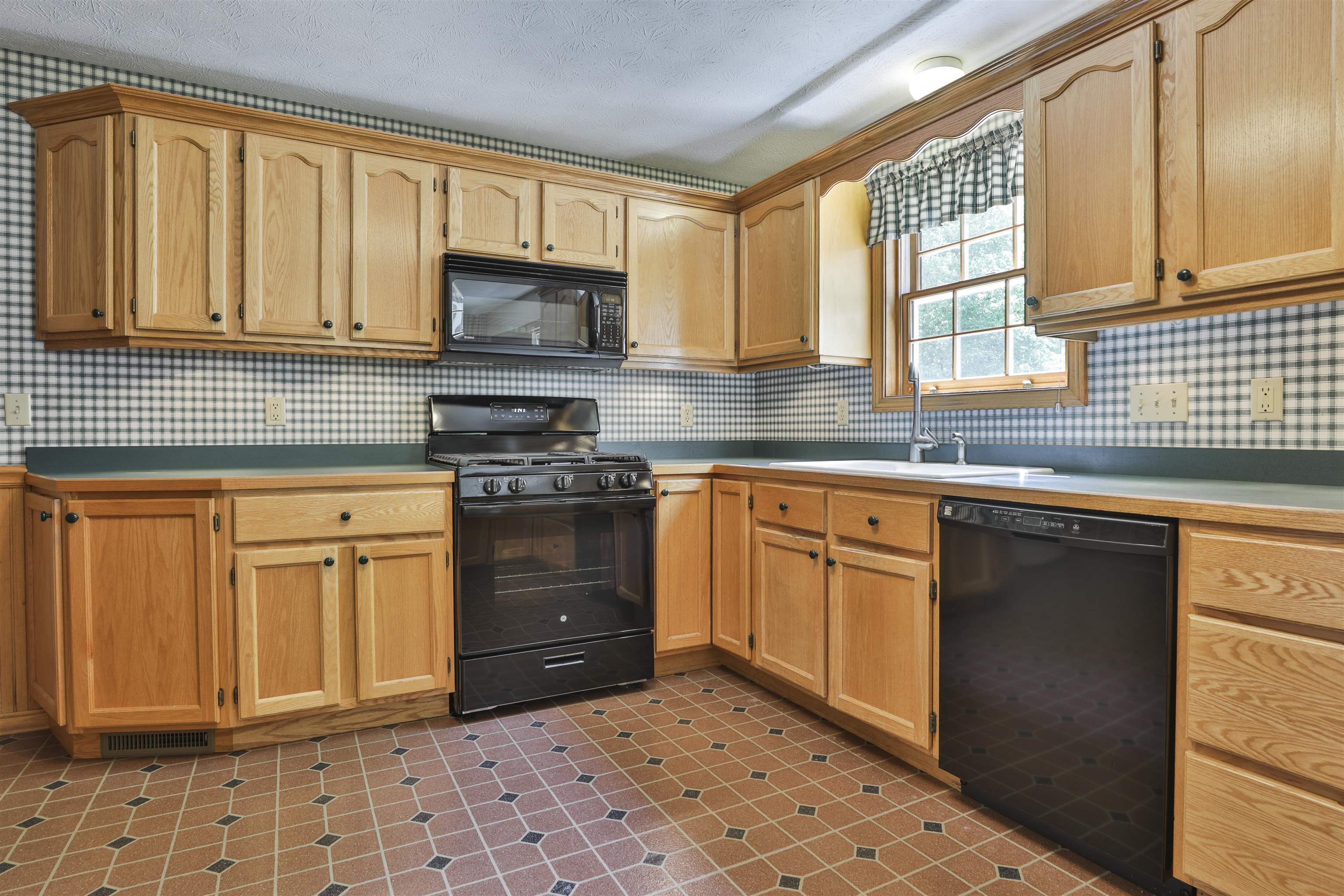 16 Tamarack Court