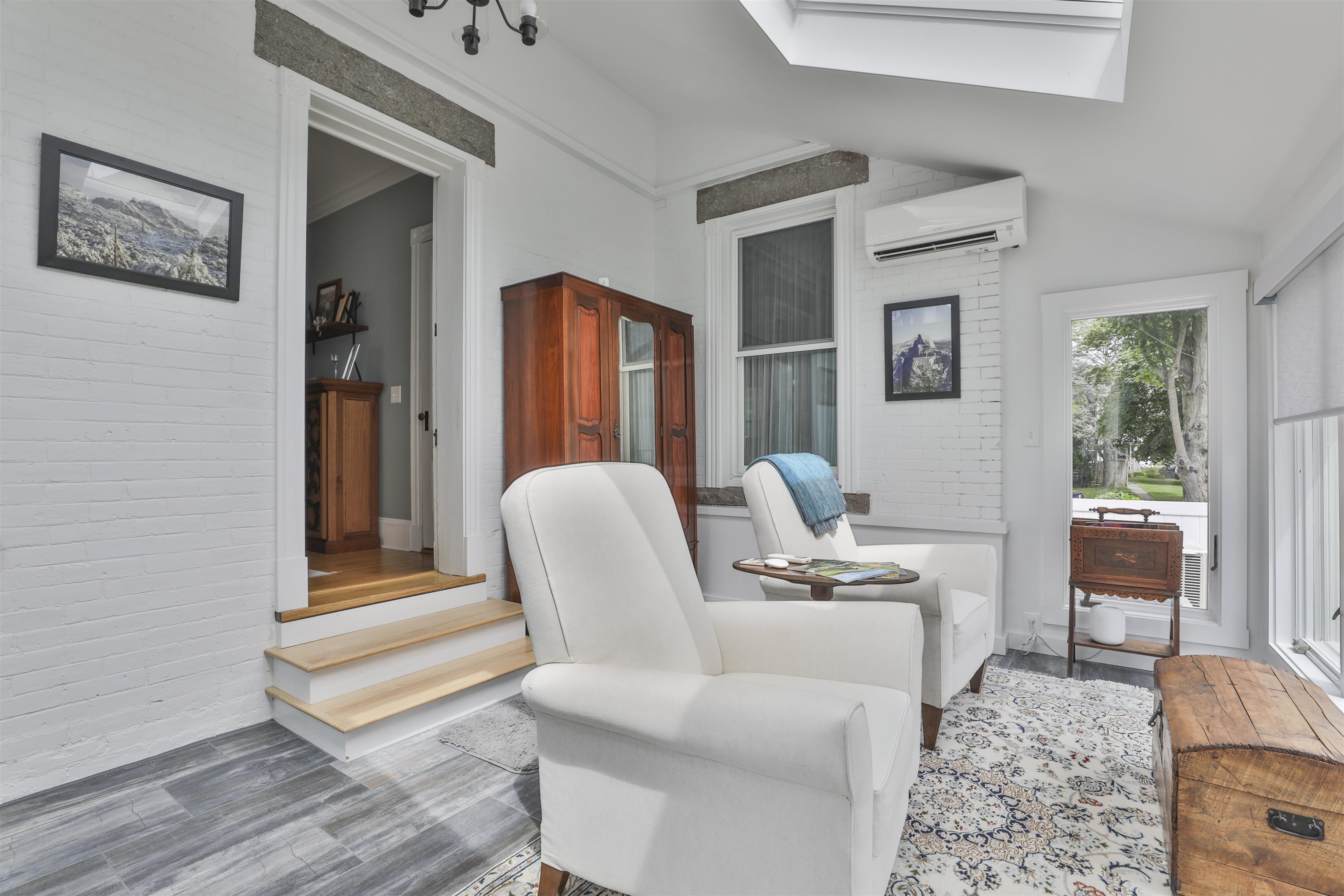 10 Hall Avenue