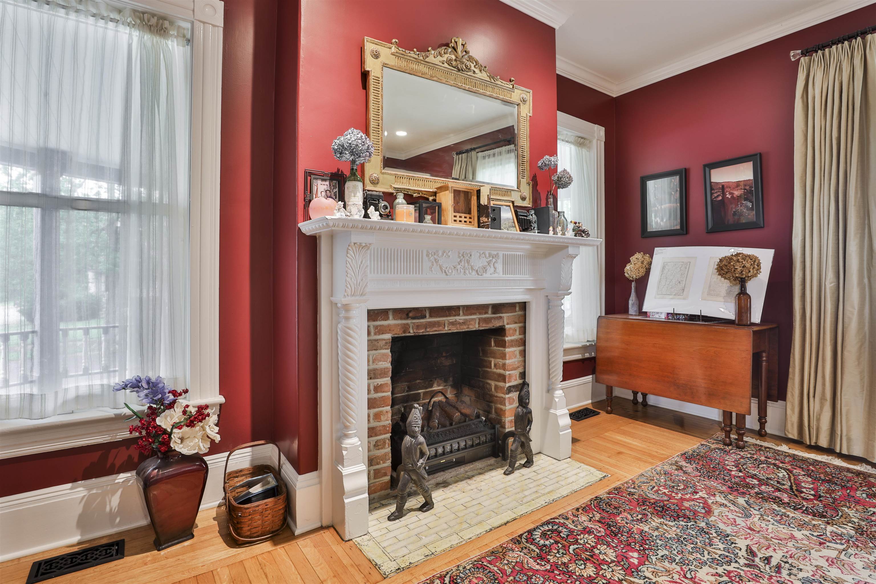 10 Hall Avenue
