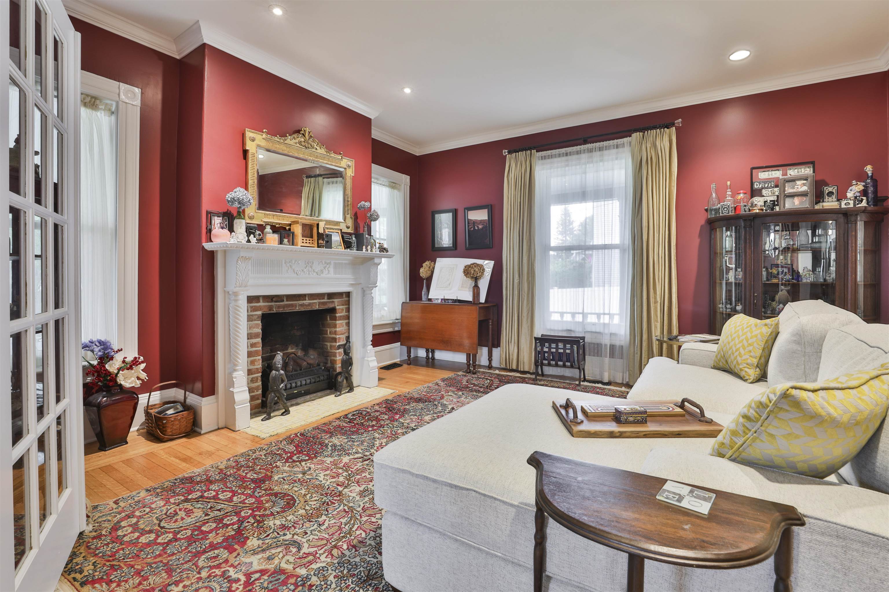 10 Hall Avenue
