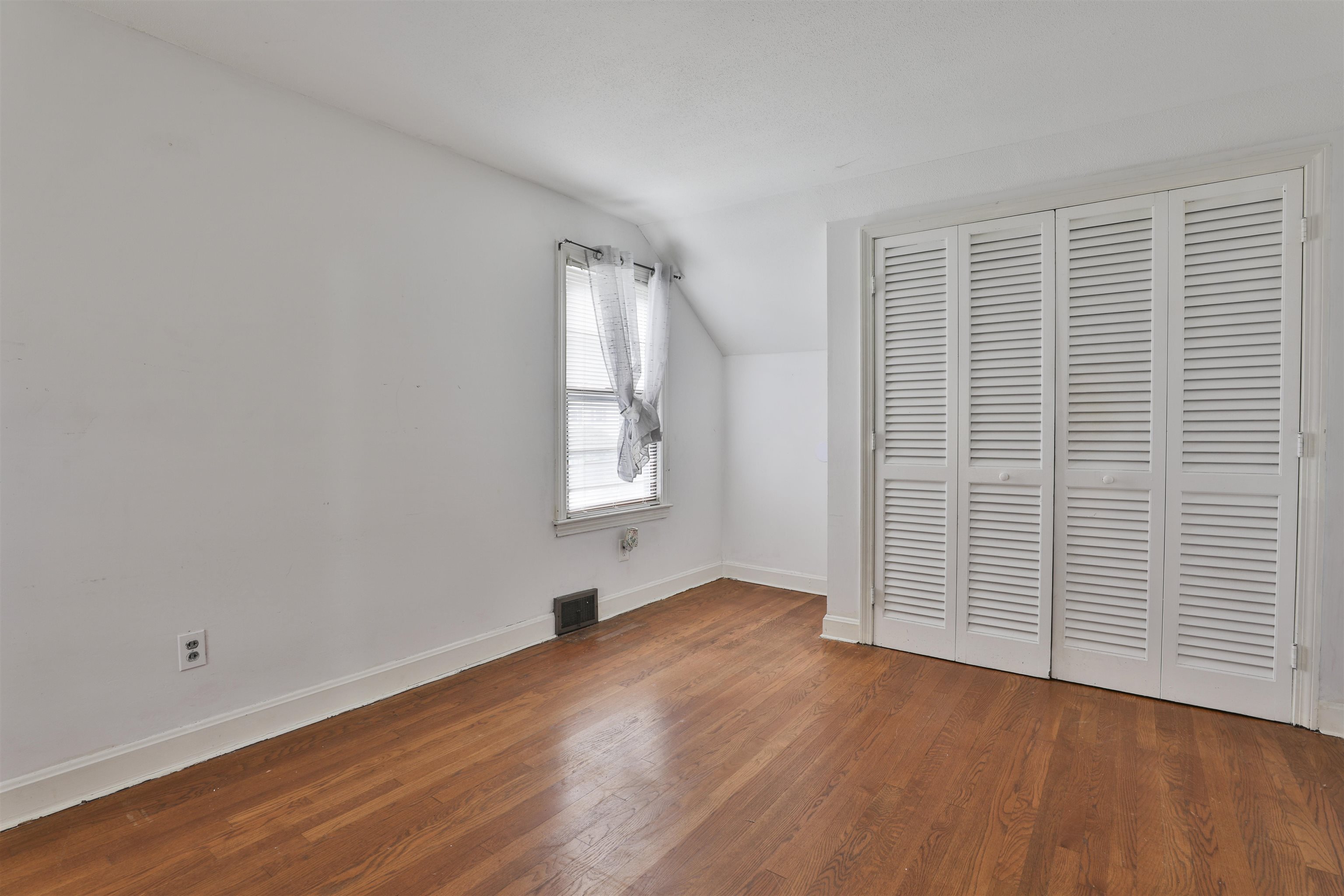 10 Meade Street