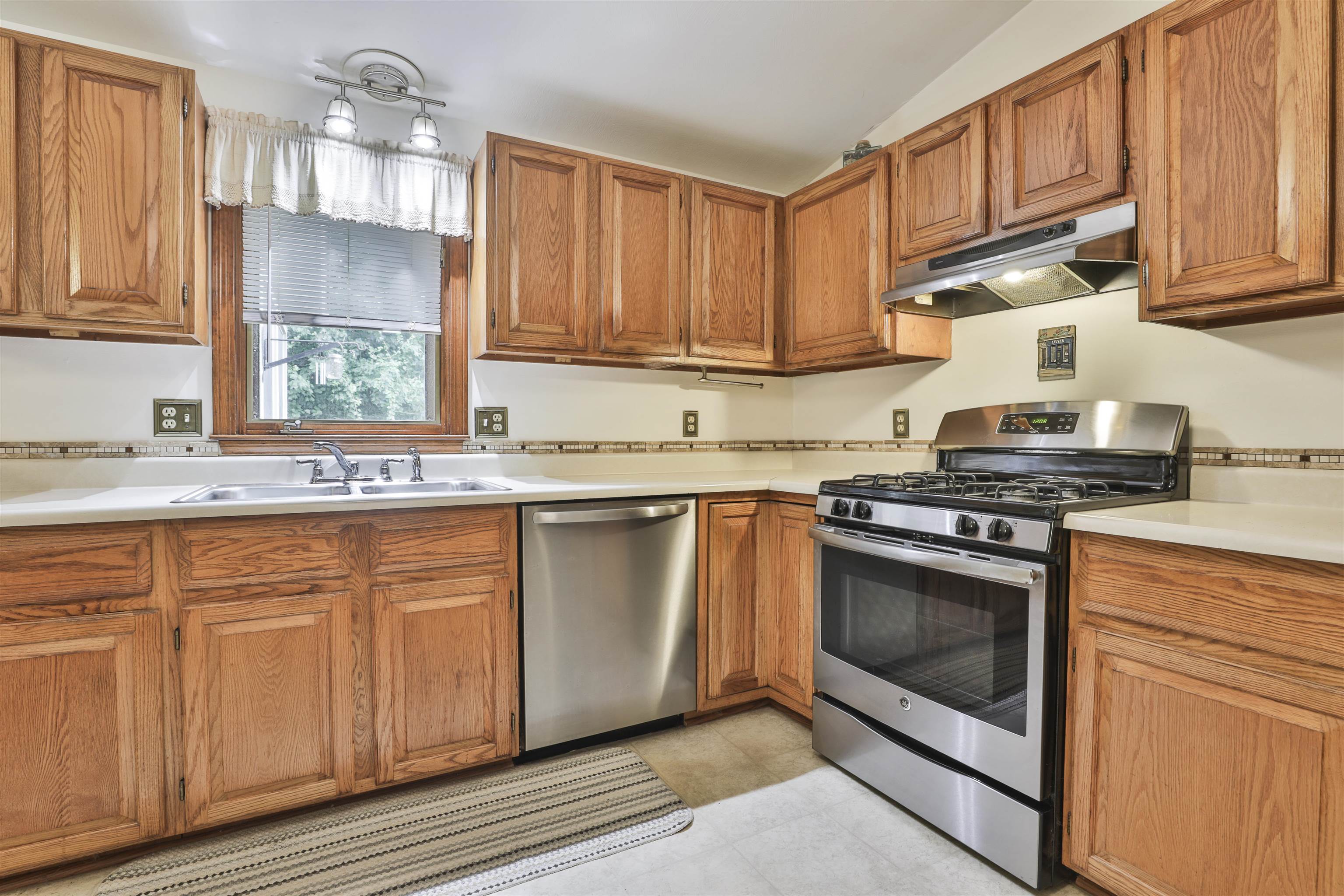 15 Hyacinth Drive