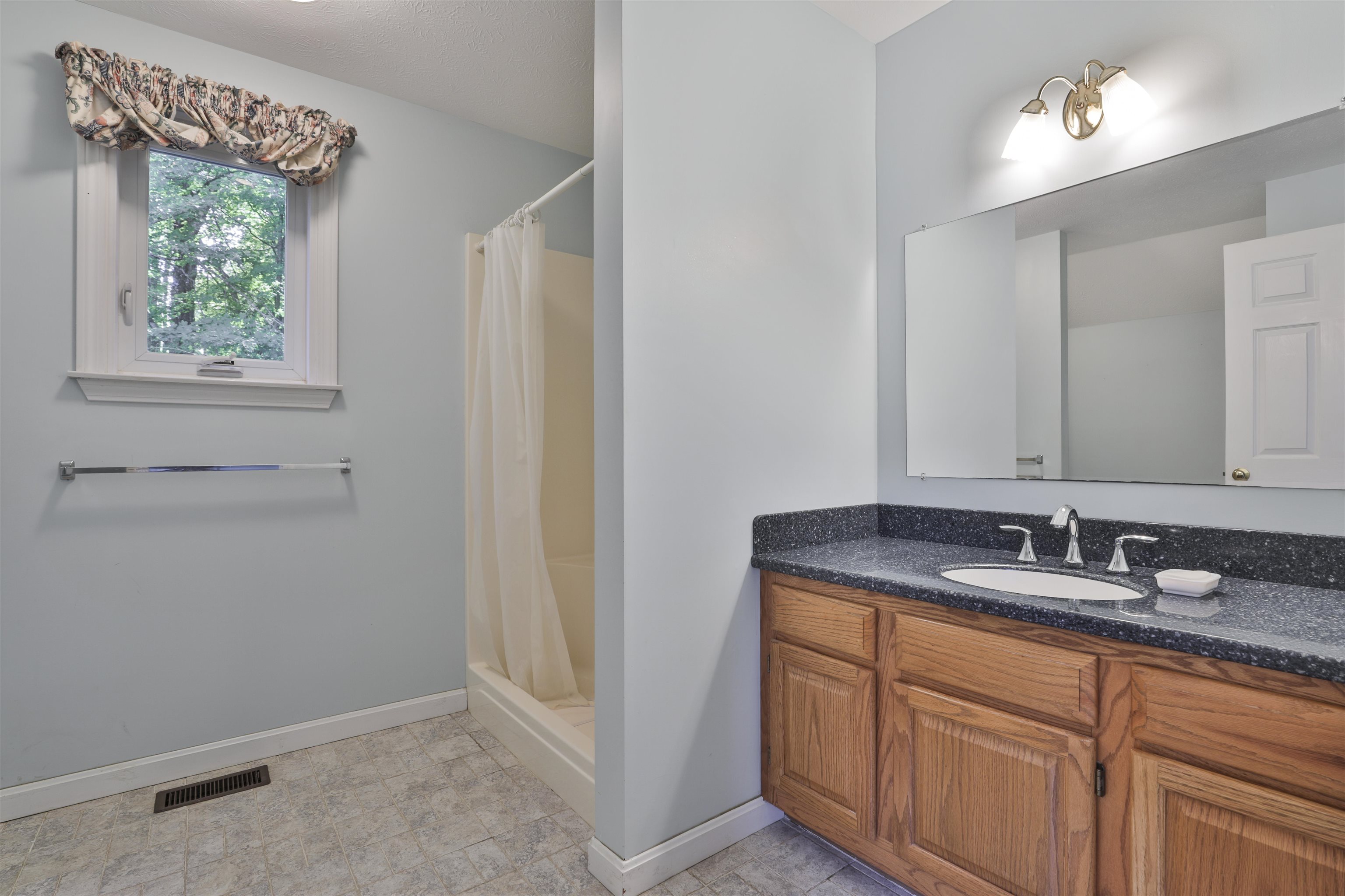 4 Jared Circle Unit: U-21