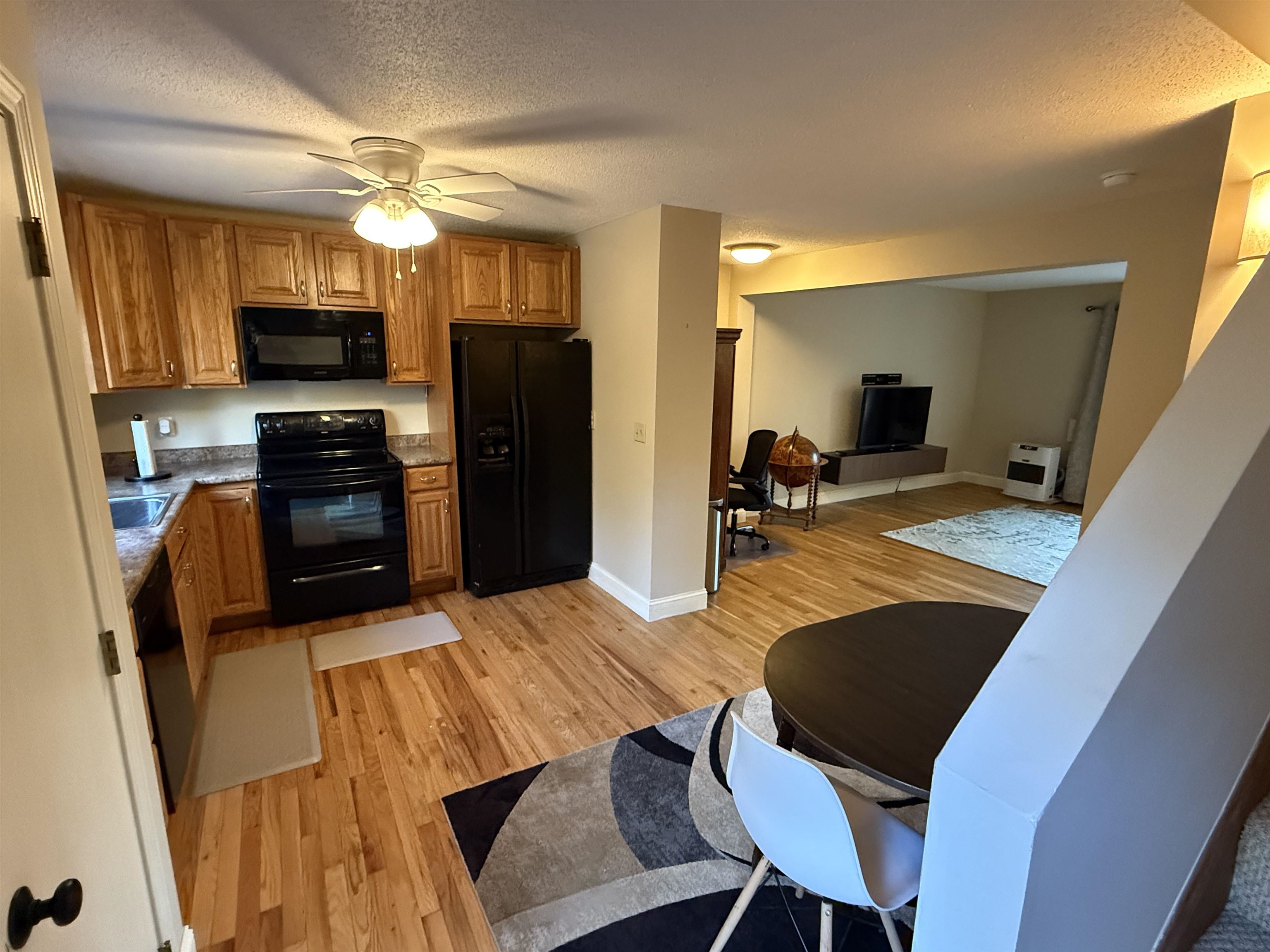 25 Apple Lane Unit: B