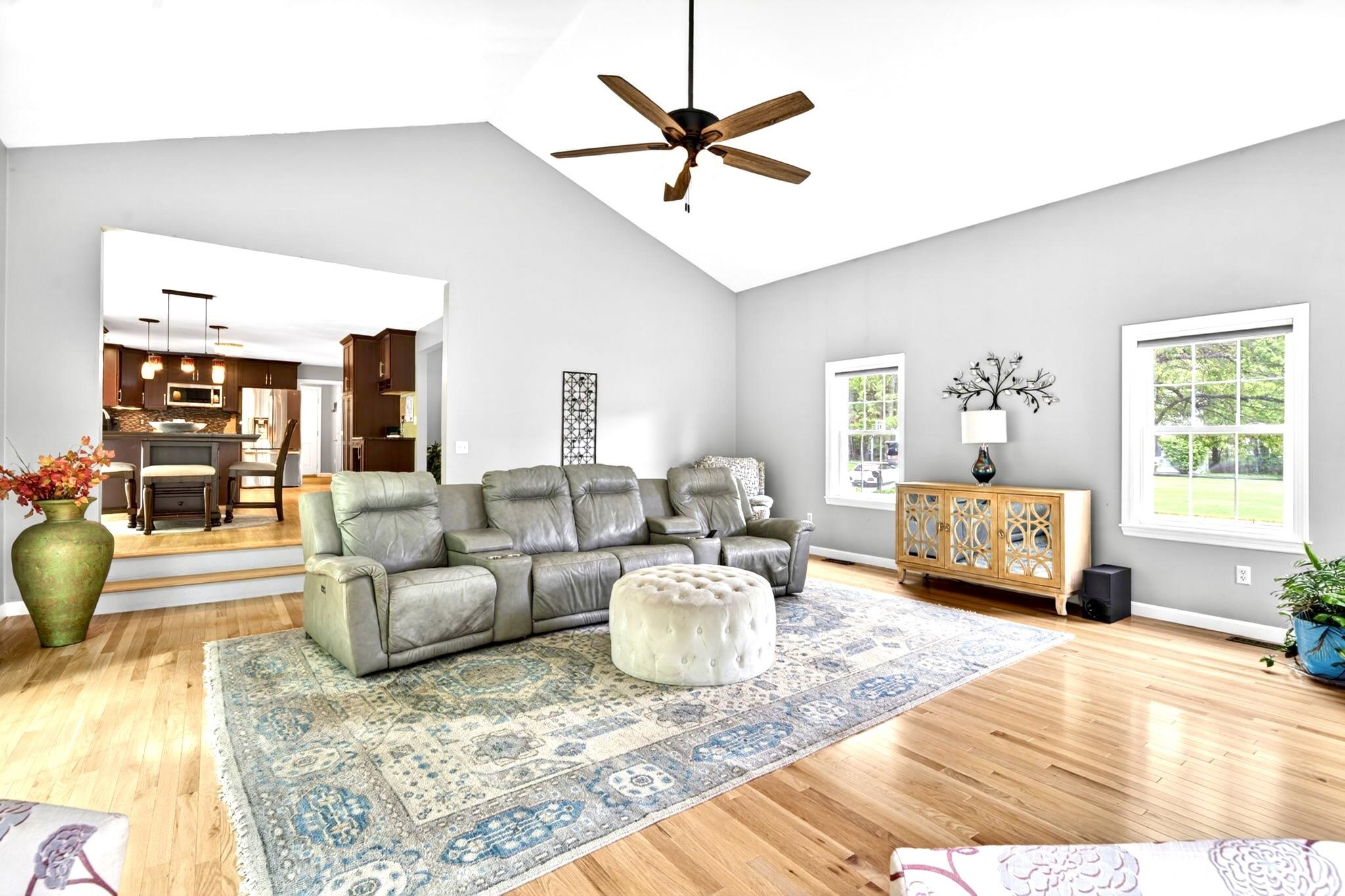 8 Sandstone Drive