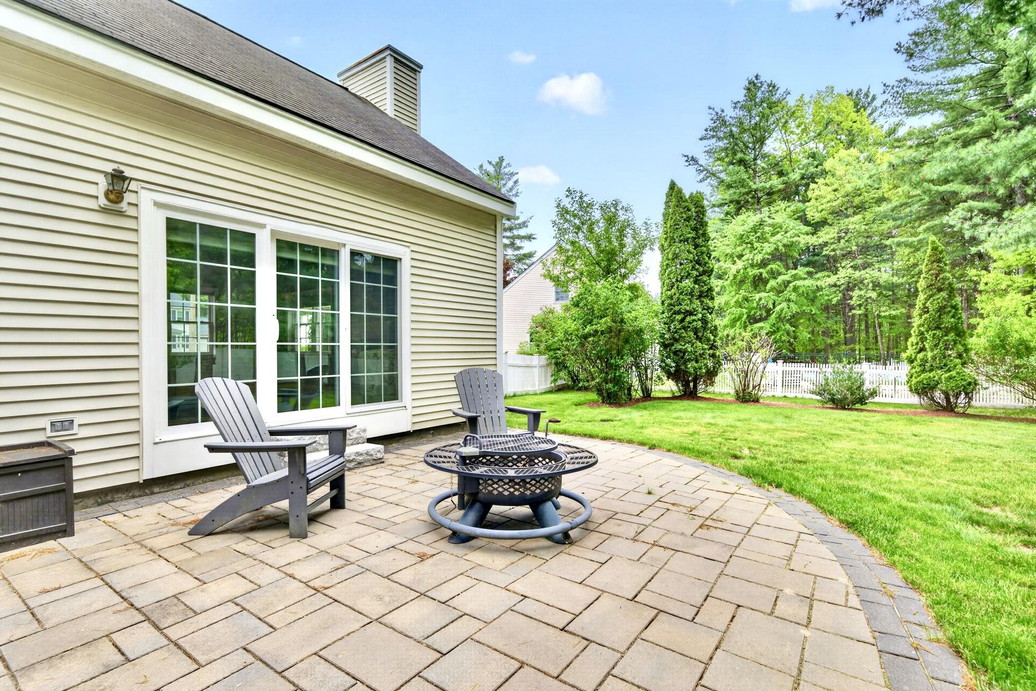 8 Sandstone Drive
