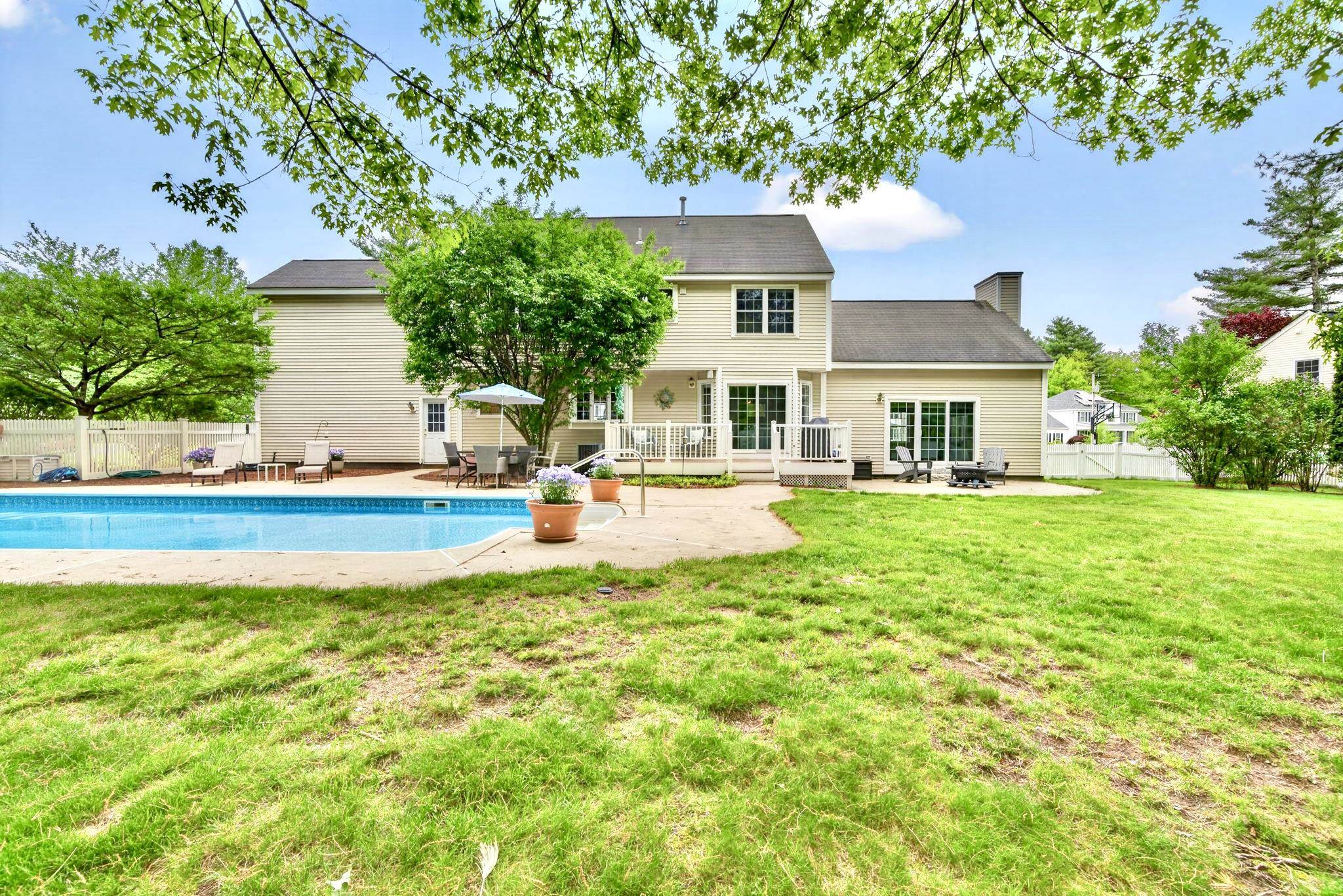 8 Sandstone Drive