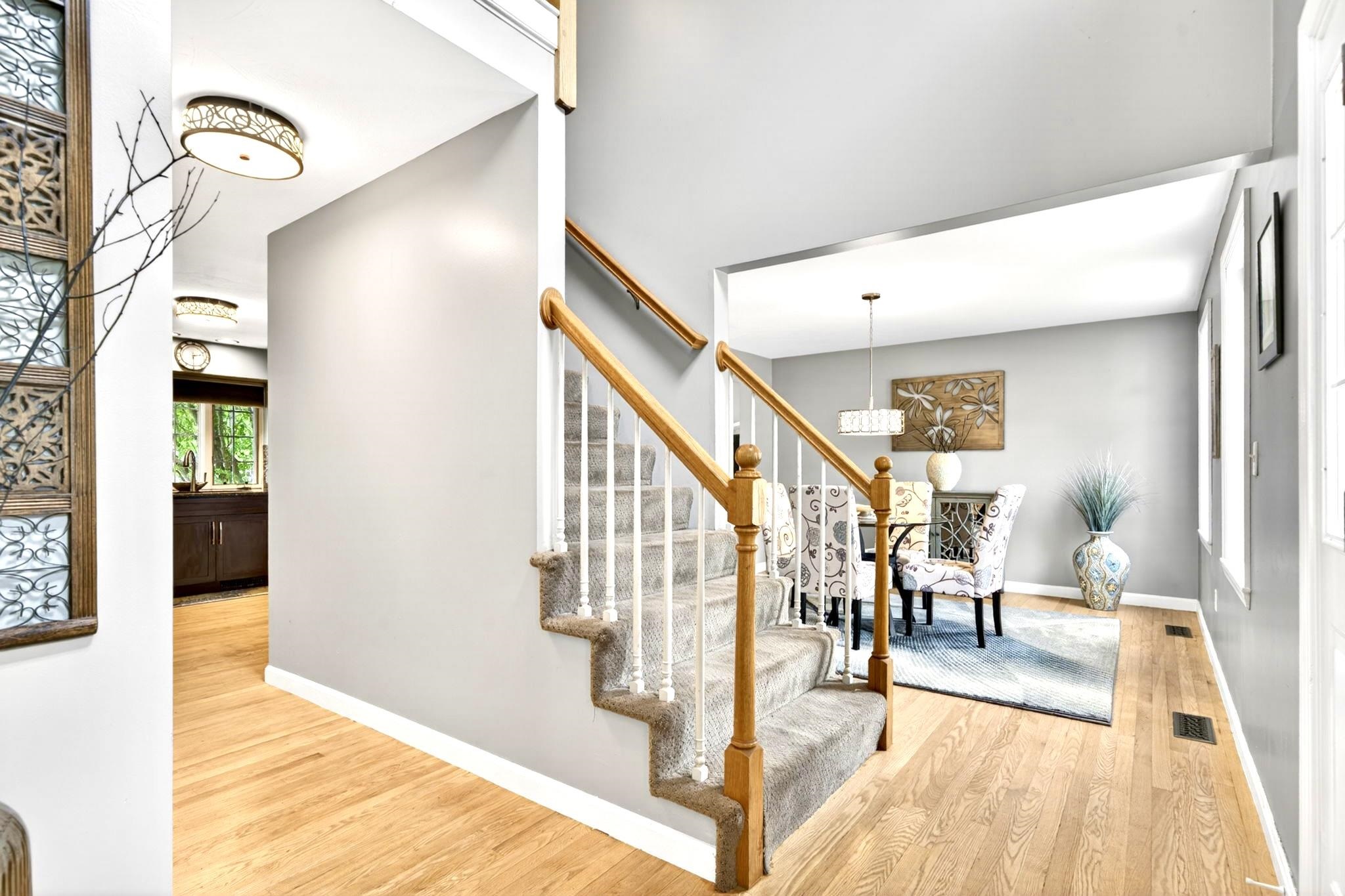 8 Sandstone Drive