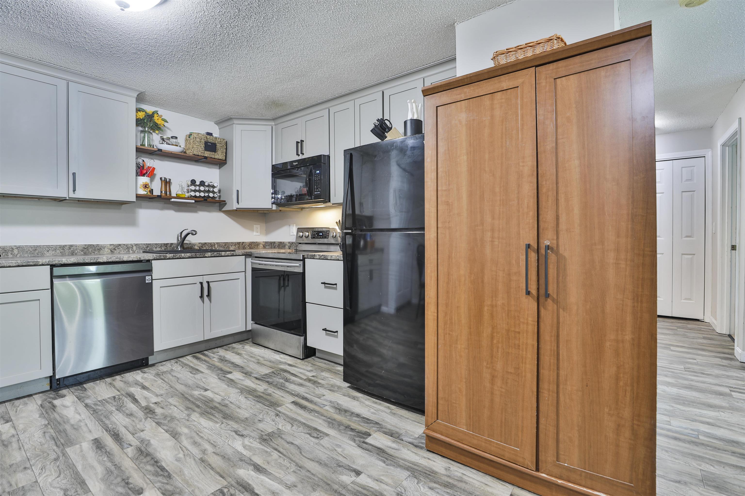 19-32 Kimberly Drive