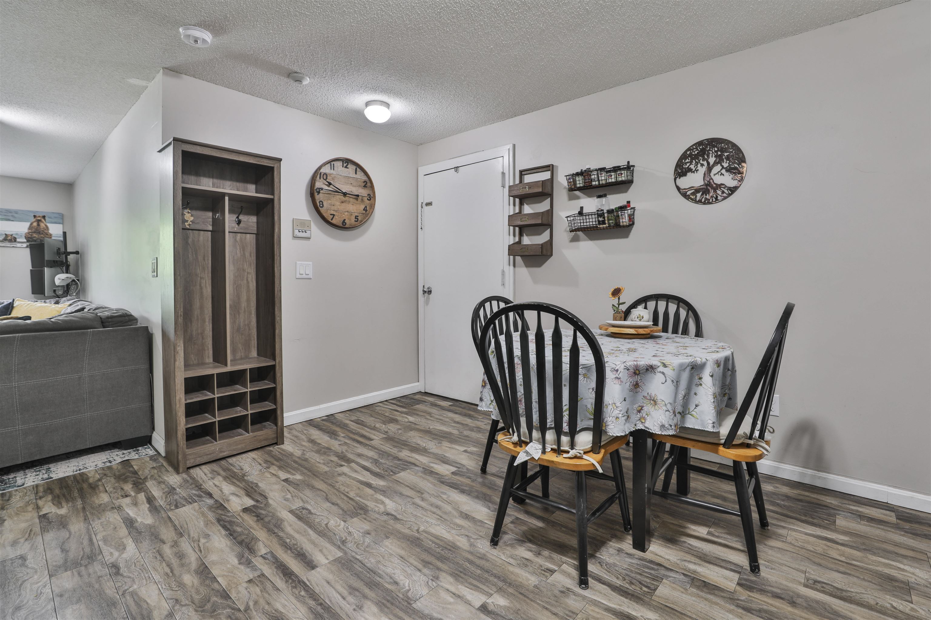 19-32 Kimberly Drive