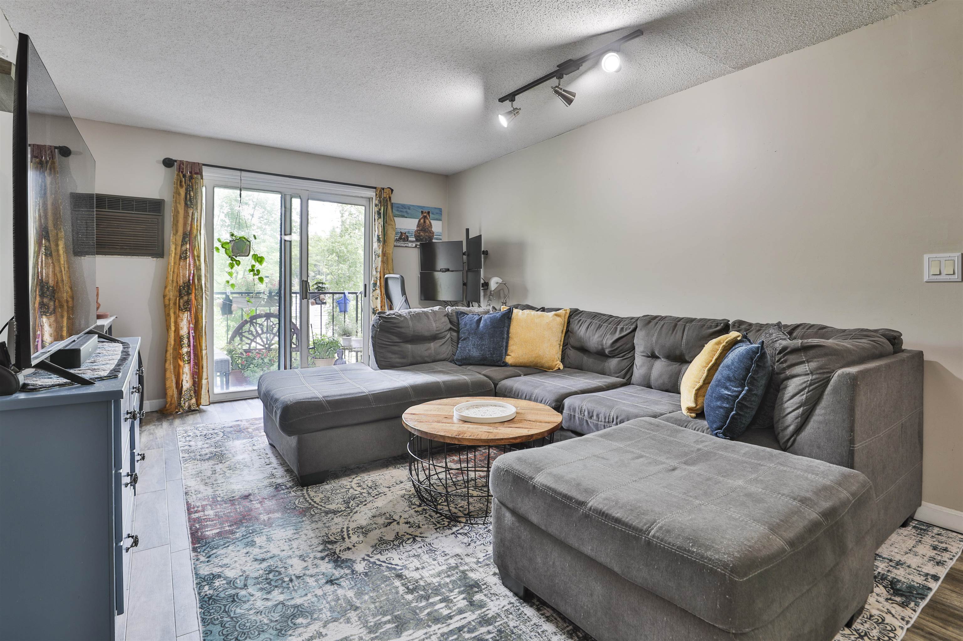 19-32 Kimberly Drive