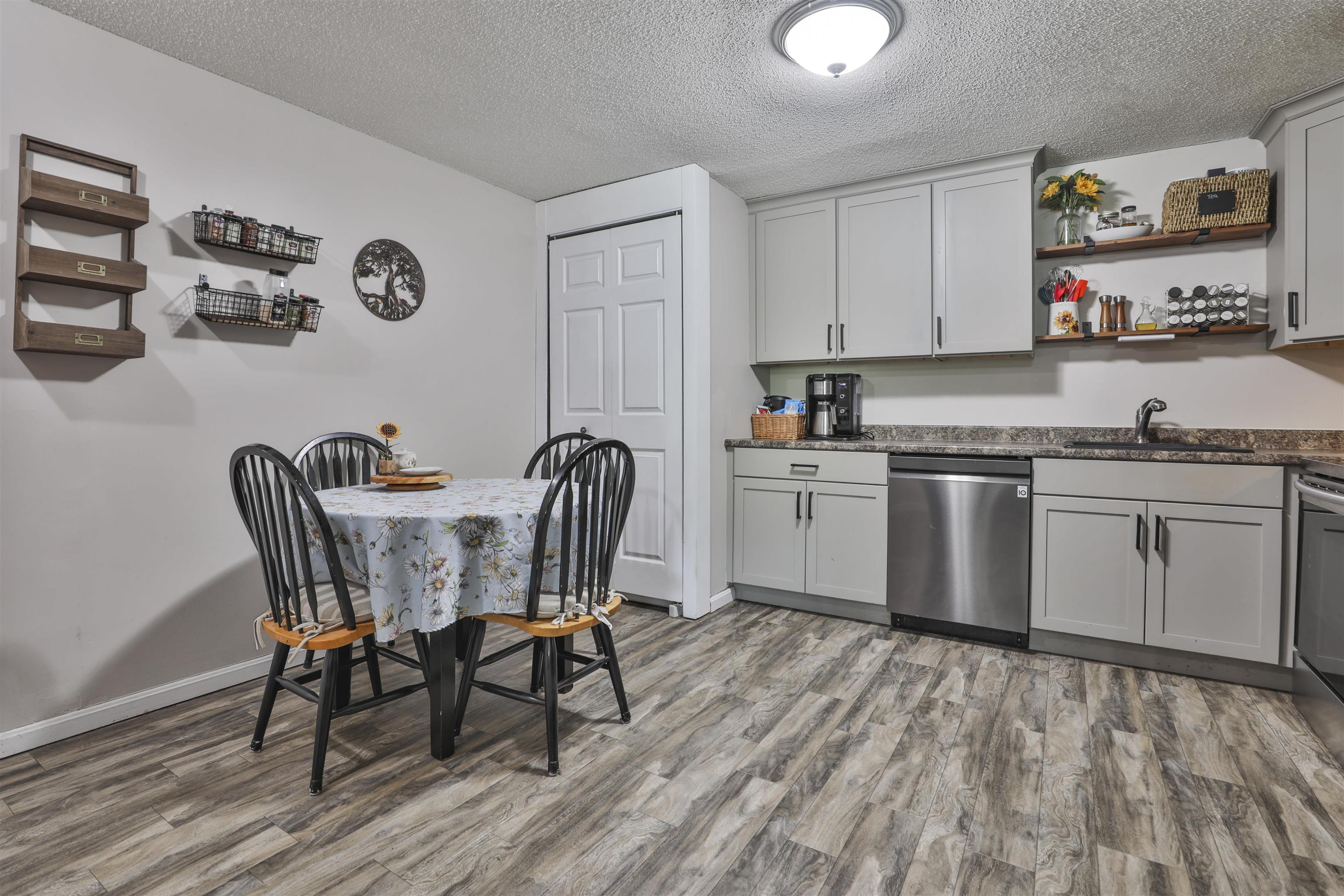 19-32 Kimberly Drive