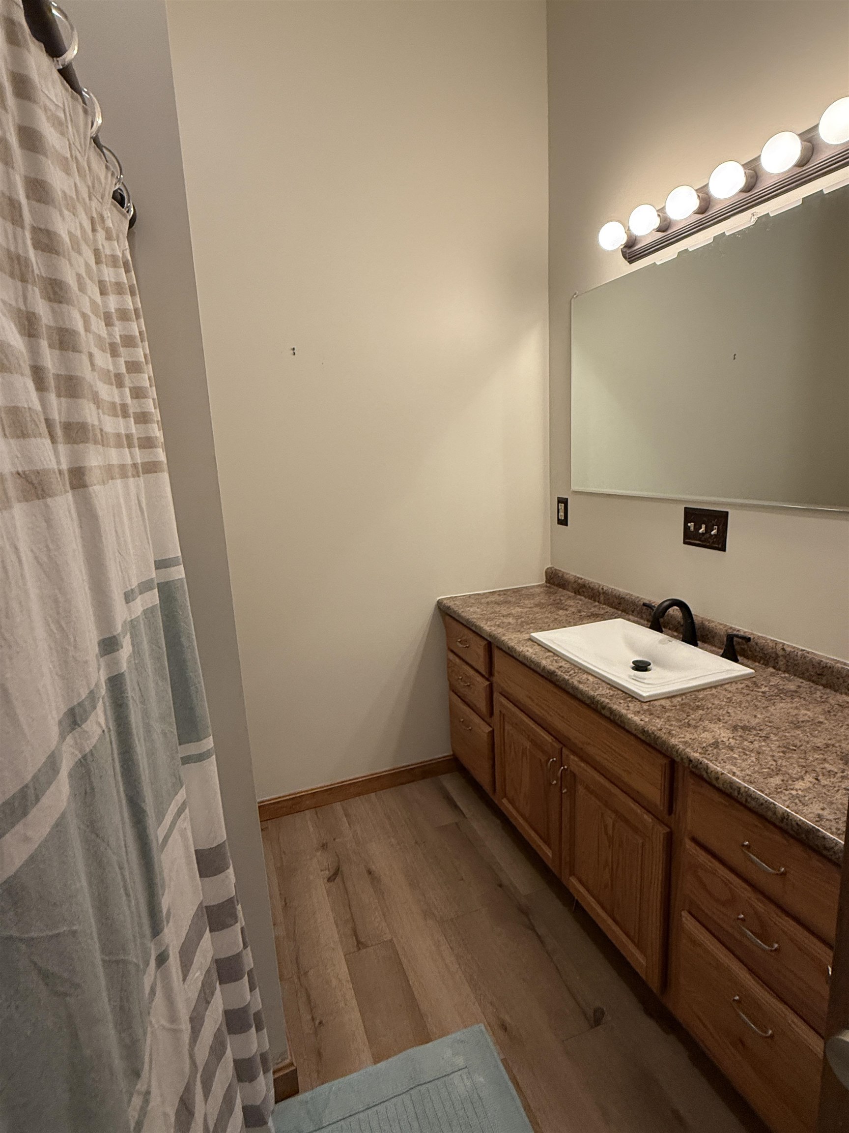 25 Apple Lane Unit: B