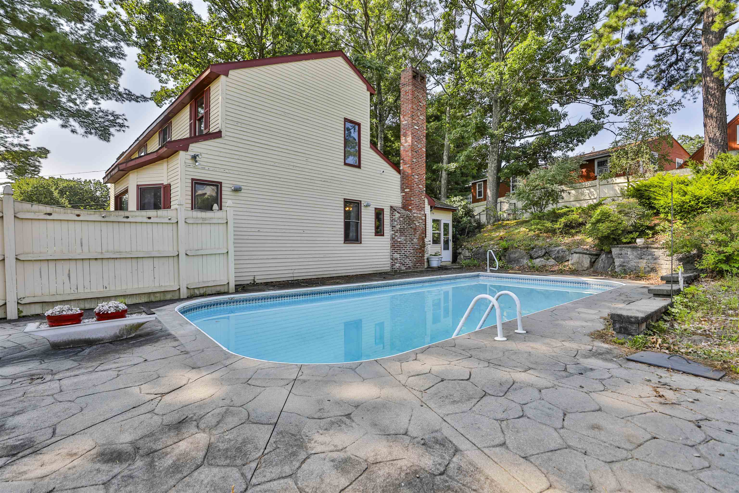 28 Danbury Road