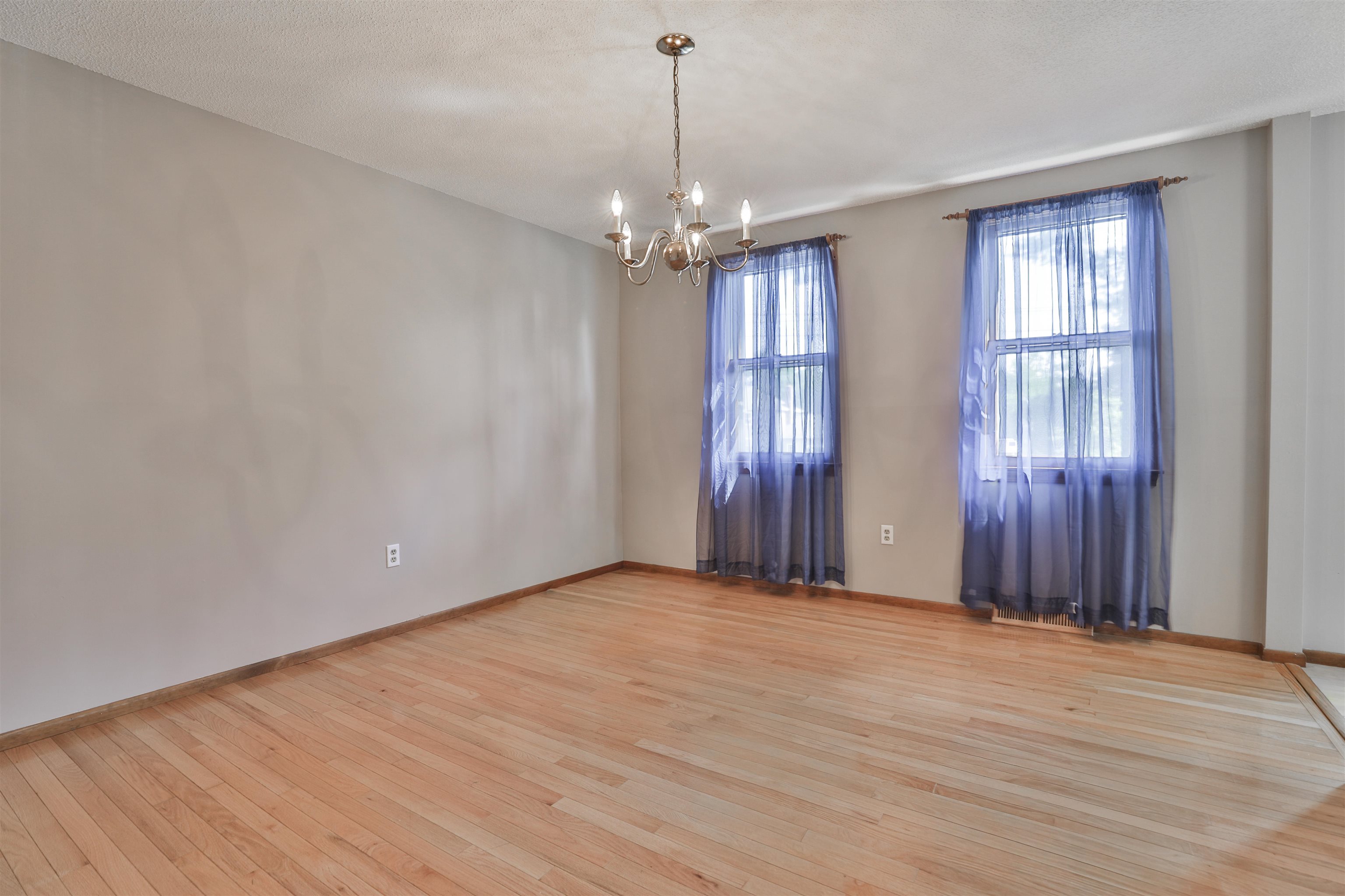 28 Danbury Road