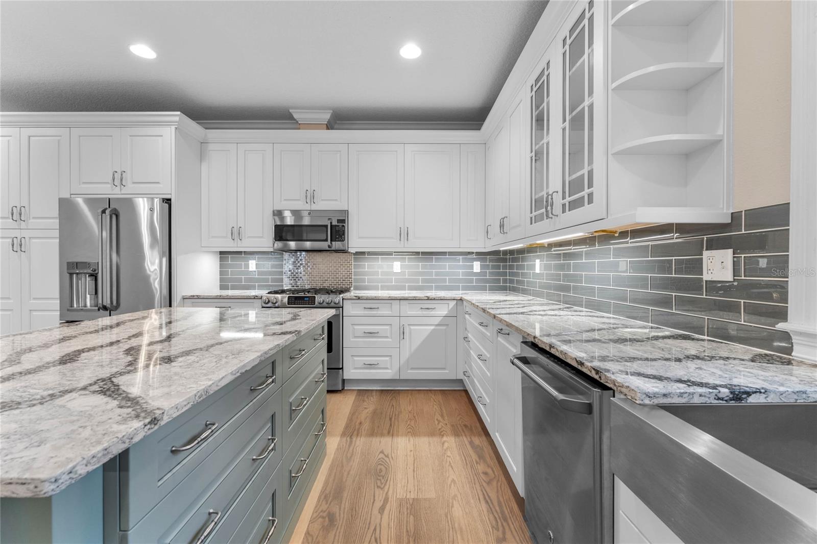 2120 VIVADA ST