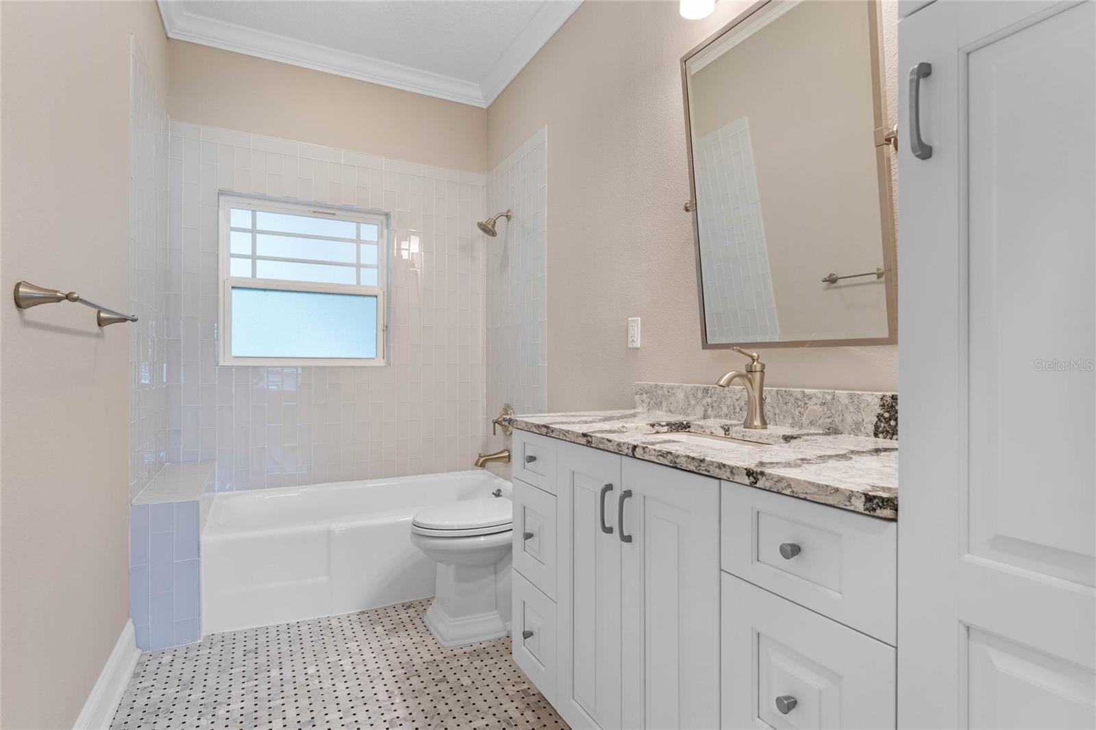 2120 VIVADA ST