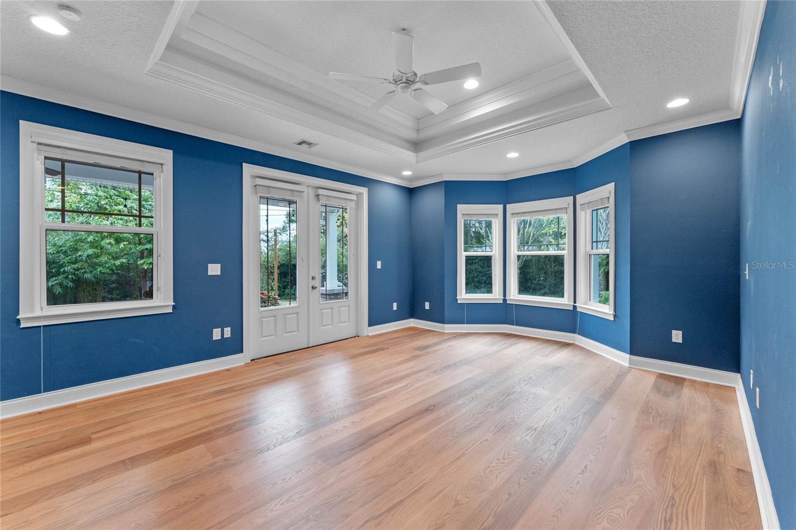 2120 VIVADA ST