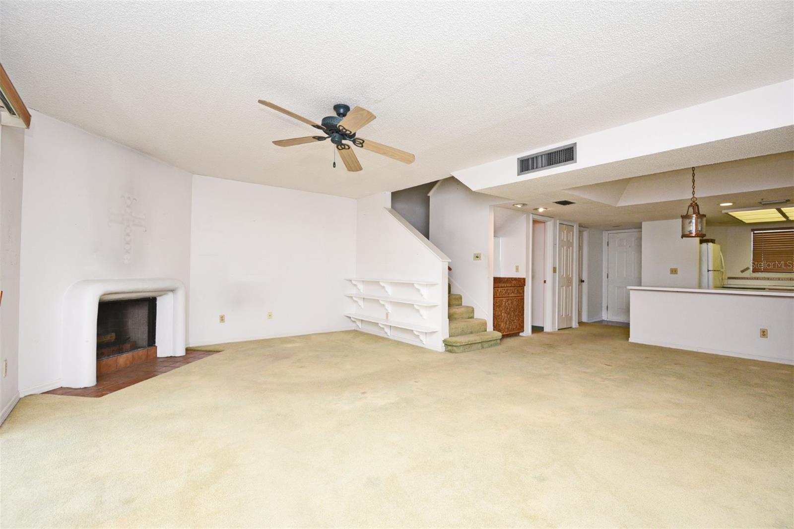 230 KILLARNEY BAY CT #3