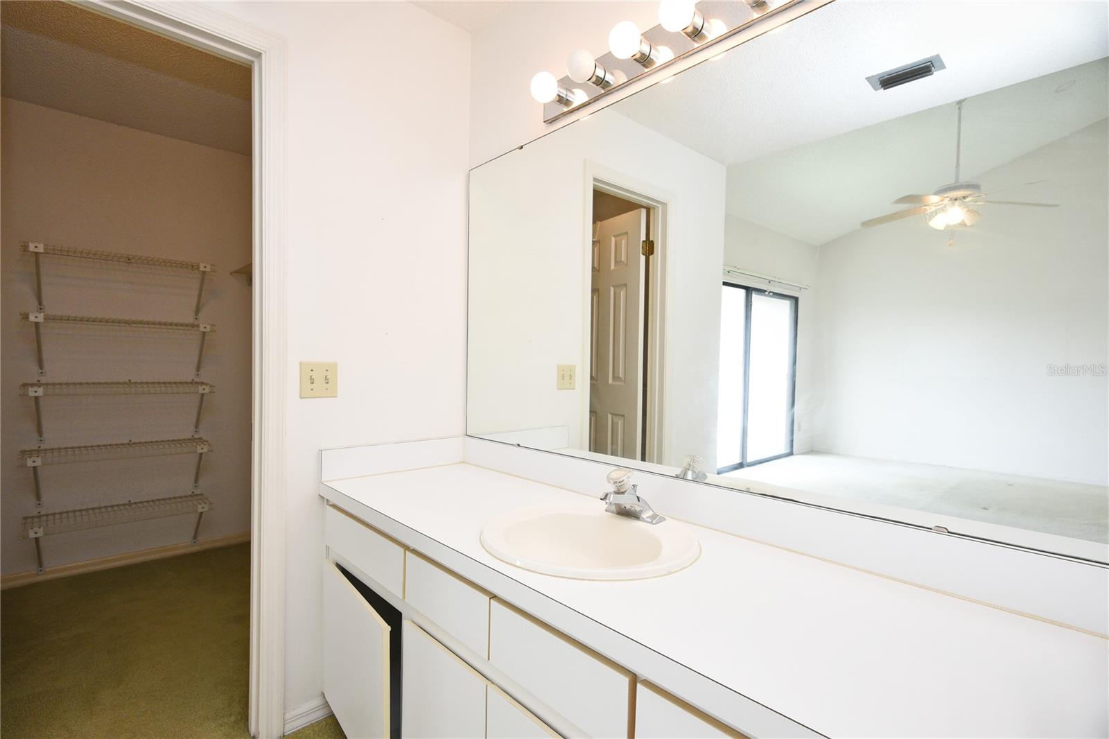 230 KILLARNEY BAY CT #3