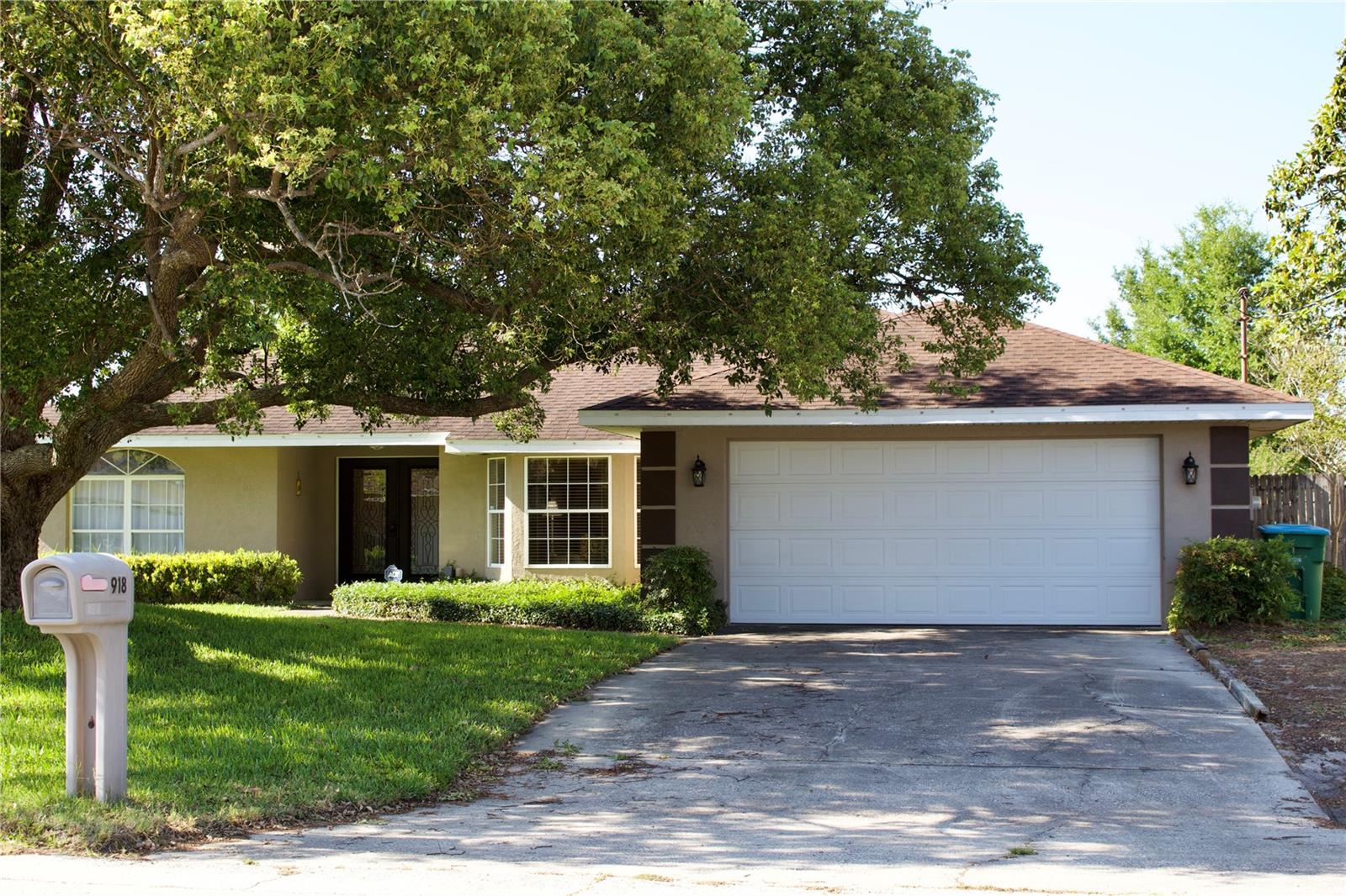 918 WINDBROOK DR