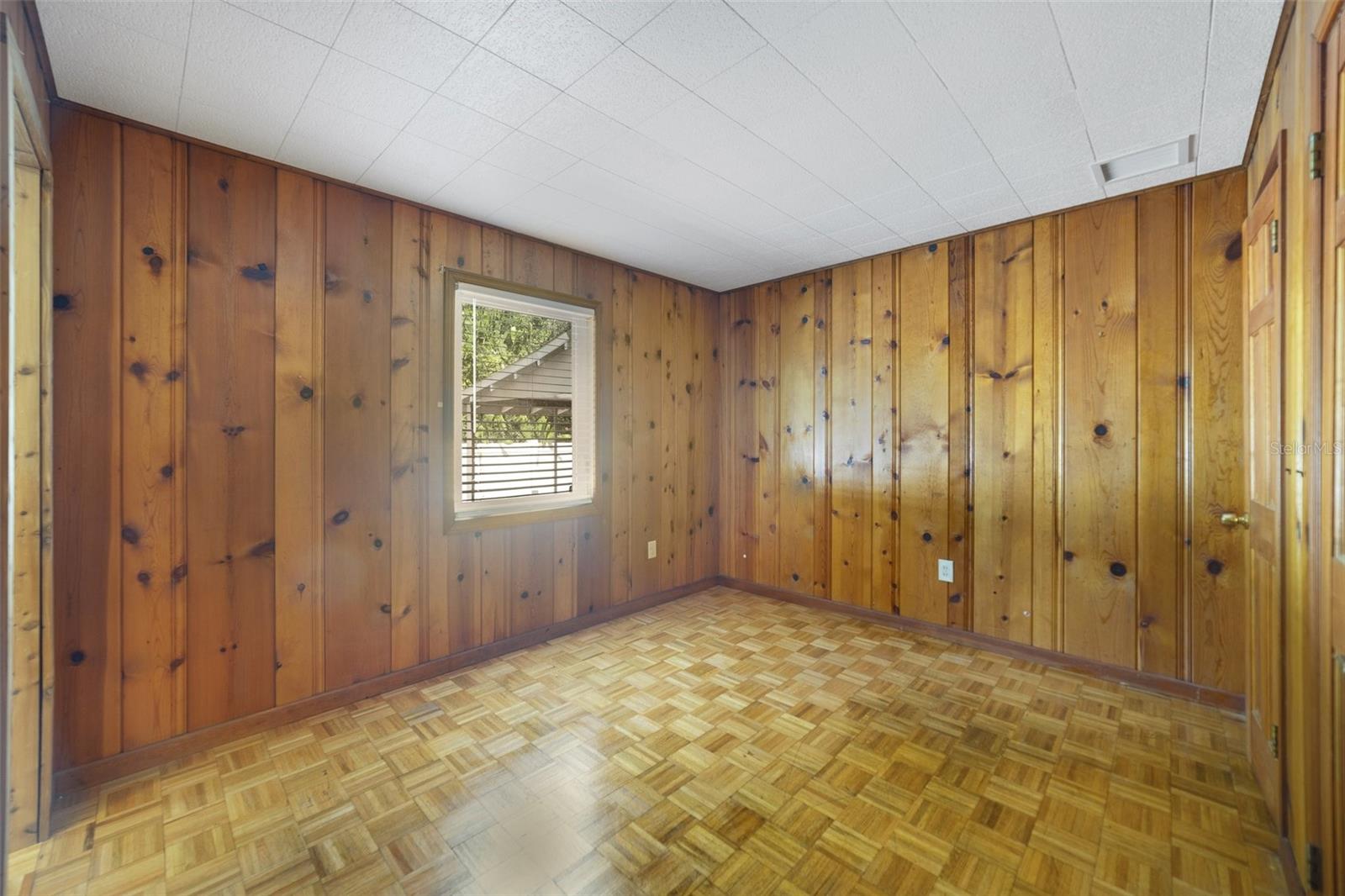 1932 S MAPLE AVE