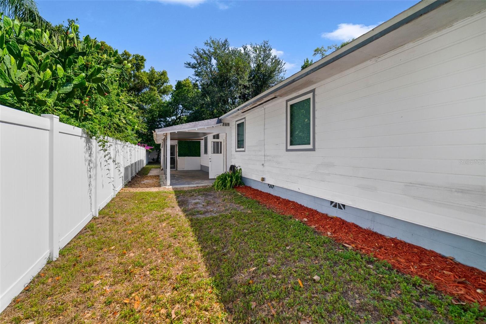 1932 S MAPLE AVE