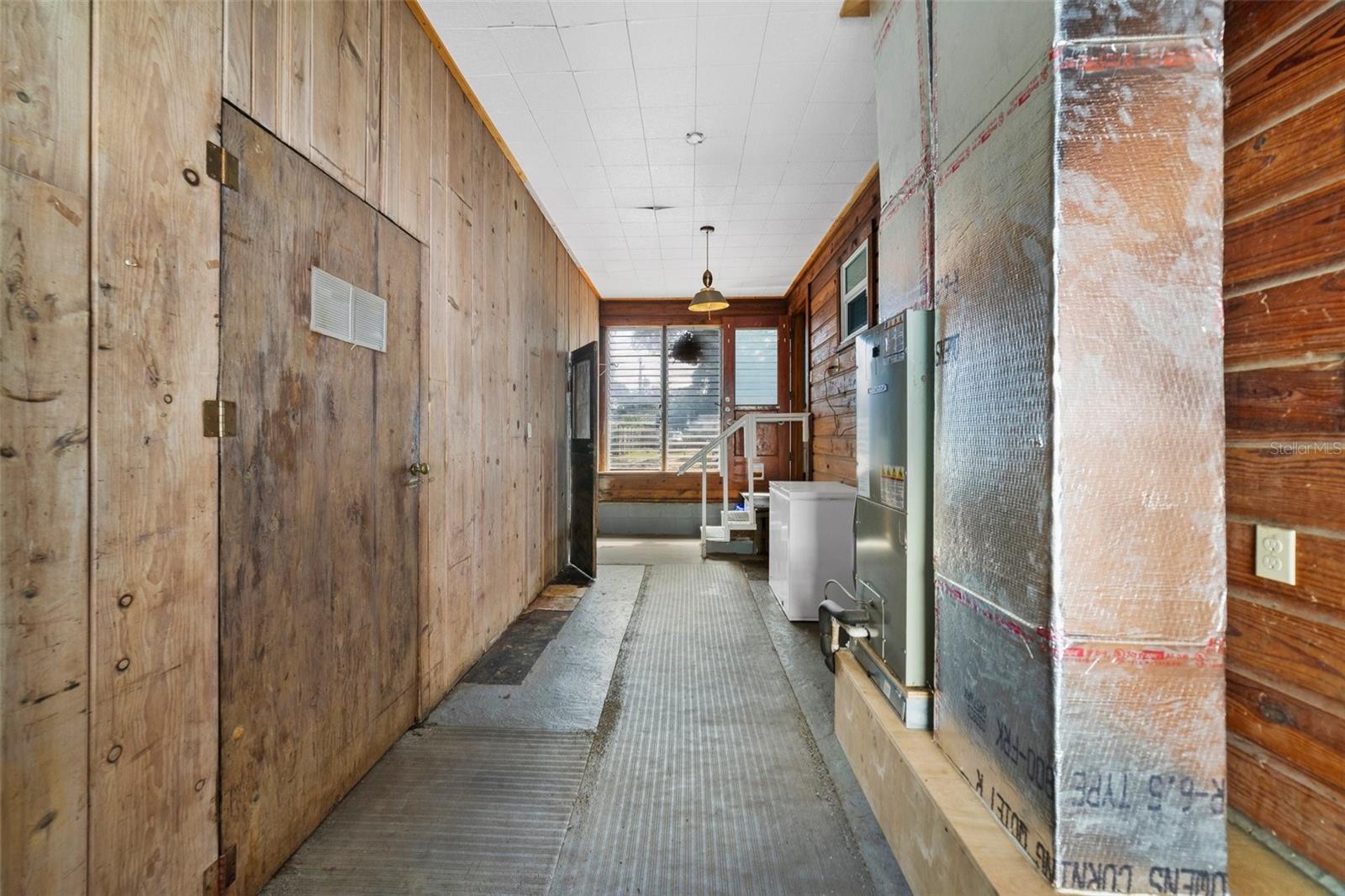 1932 S MAPLE AVE
