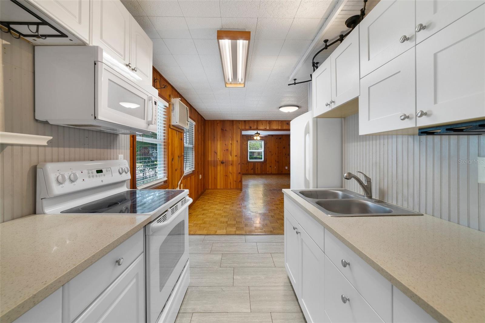 1932 S MAPLE AVE