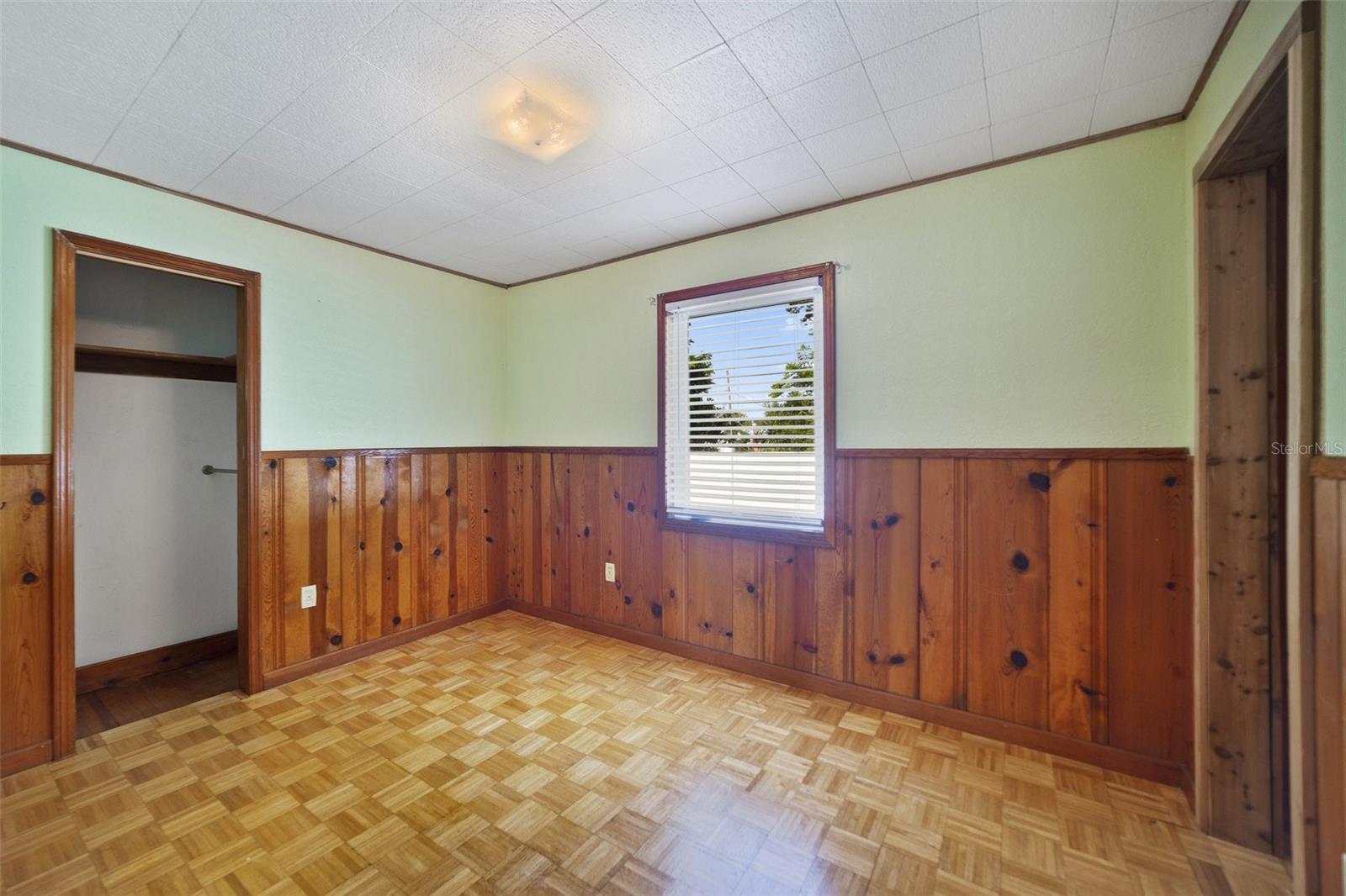 1932 S MAPLE AVE