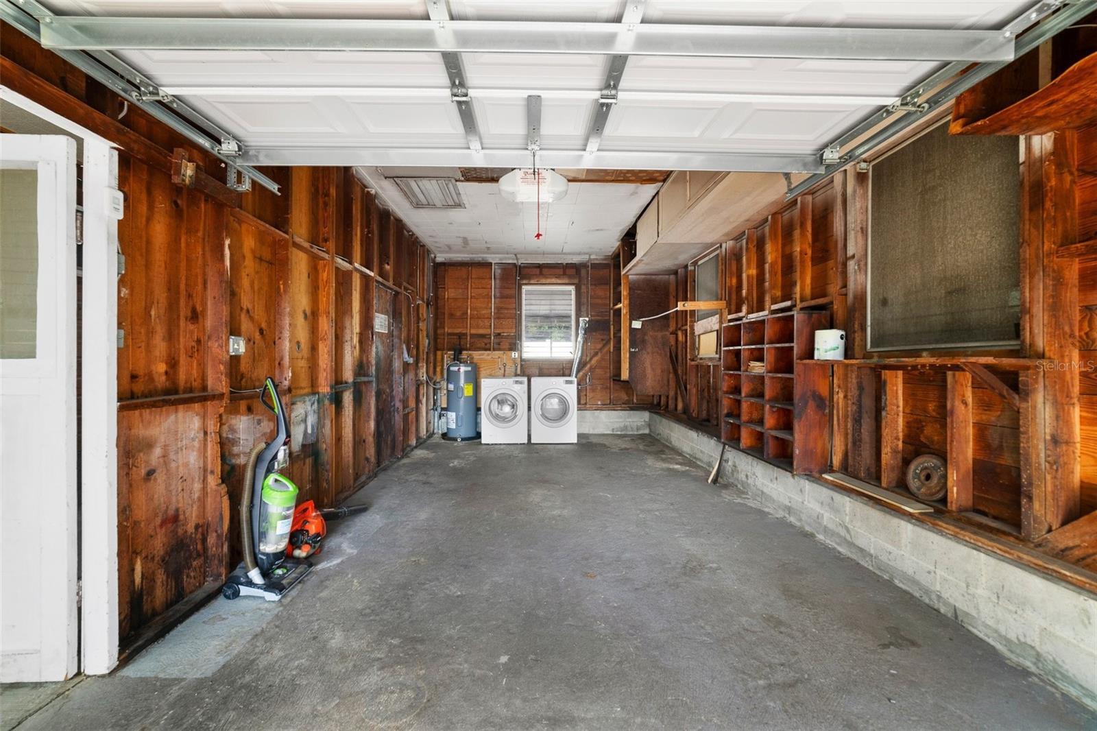 1932 S MAPLE AVE