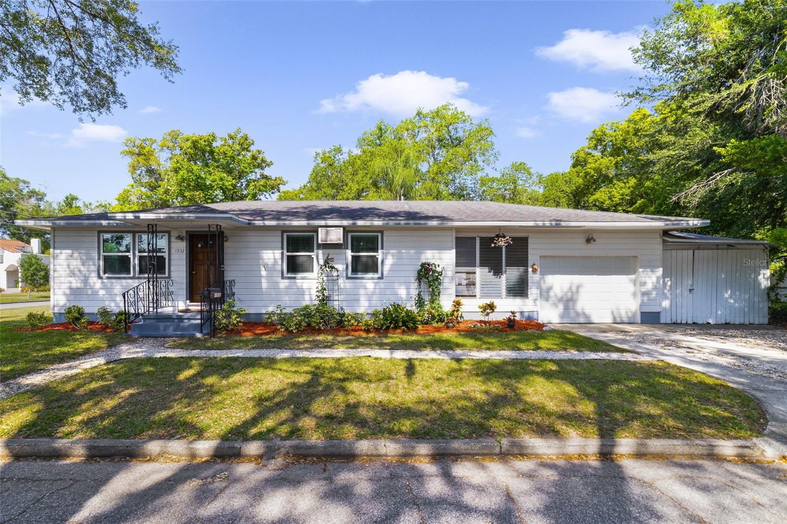 1932 S MAPLE AVE