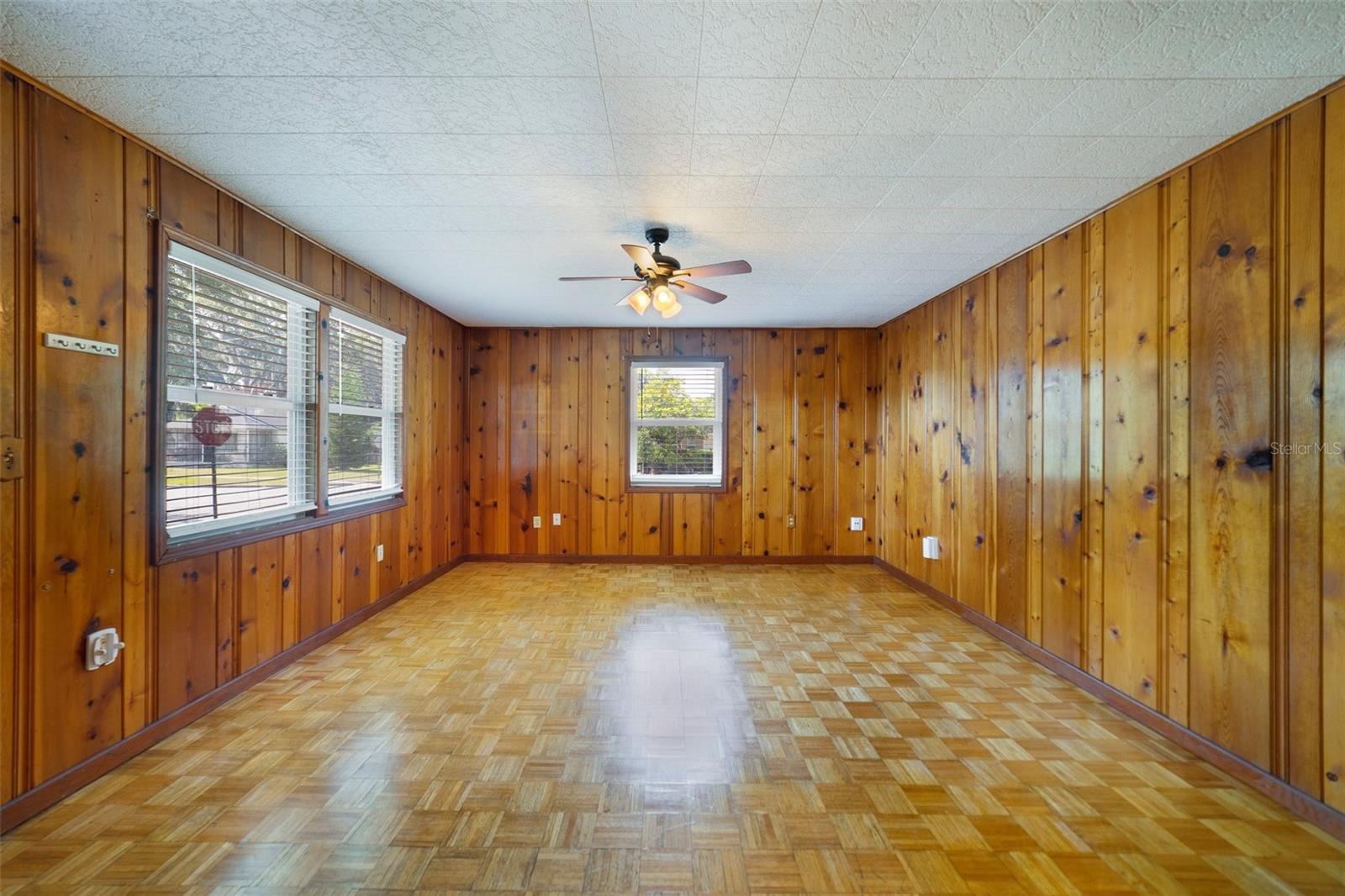 1932 S MAPLE AVE
