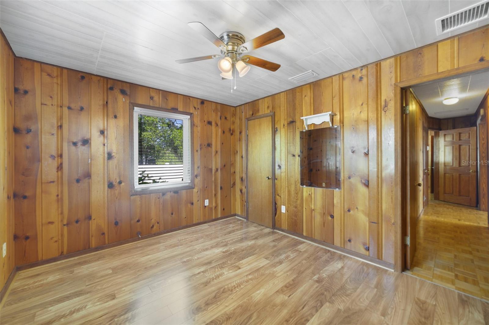 1932 S MAPLE AVE