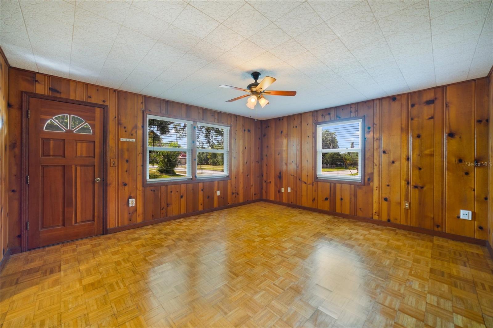 1932 S MAPLE AVE