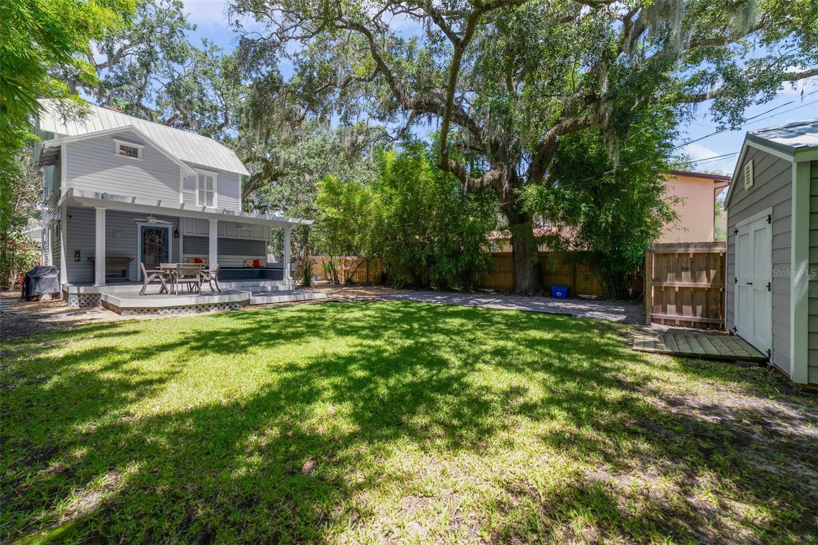 211 S ELM AVE