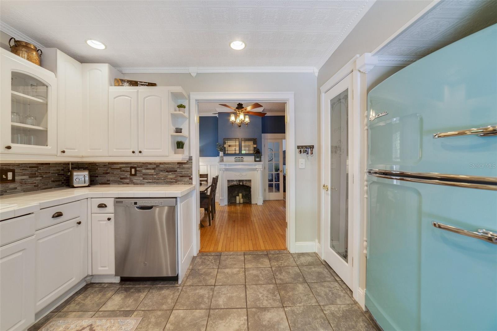 211 S ELM AVE