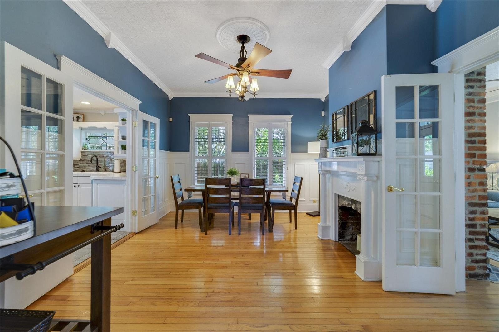211 S ELM AVE
