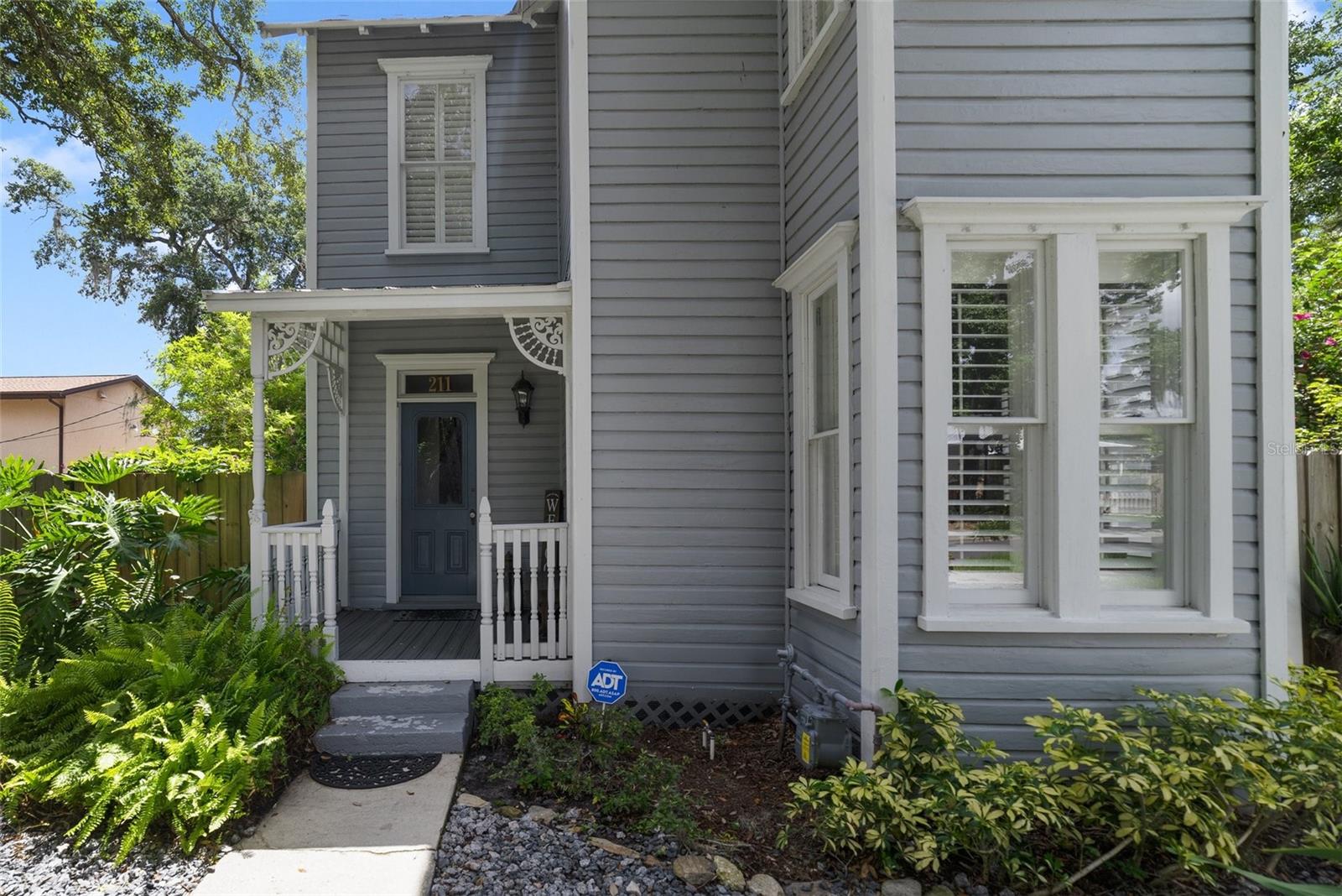 211 S ELM AVE