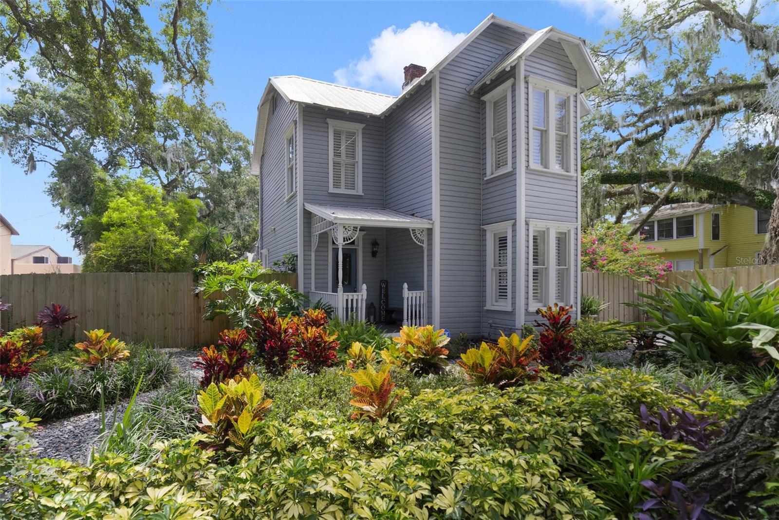 211 S ELM AVE