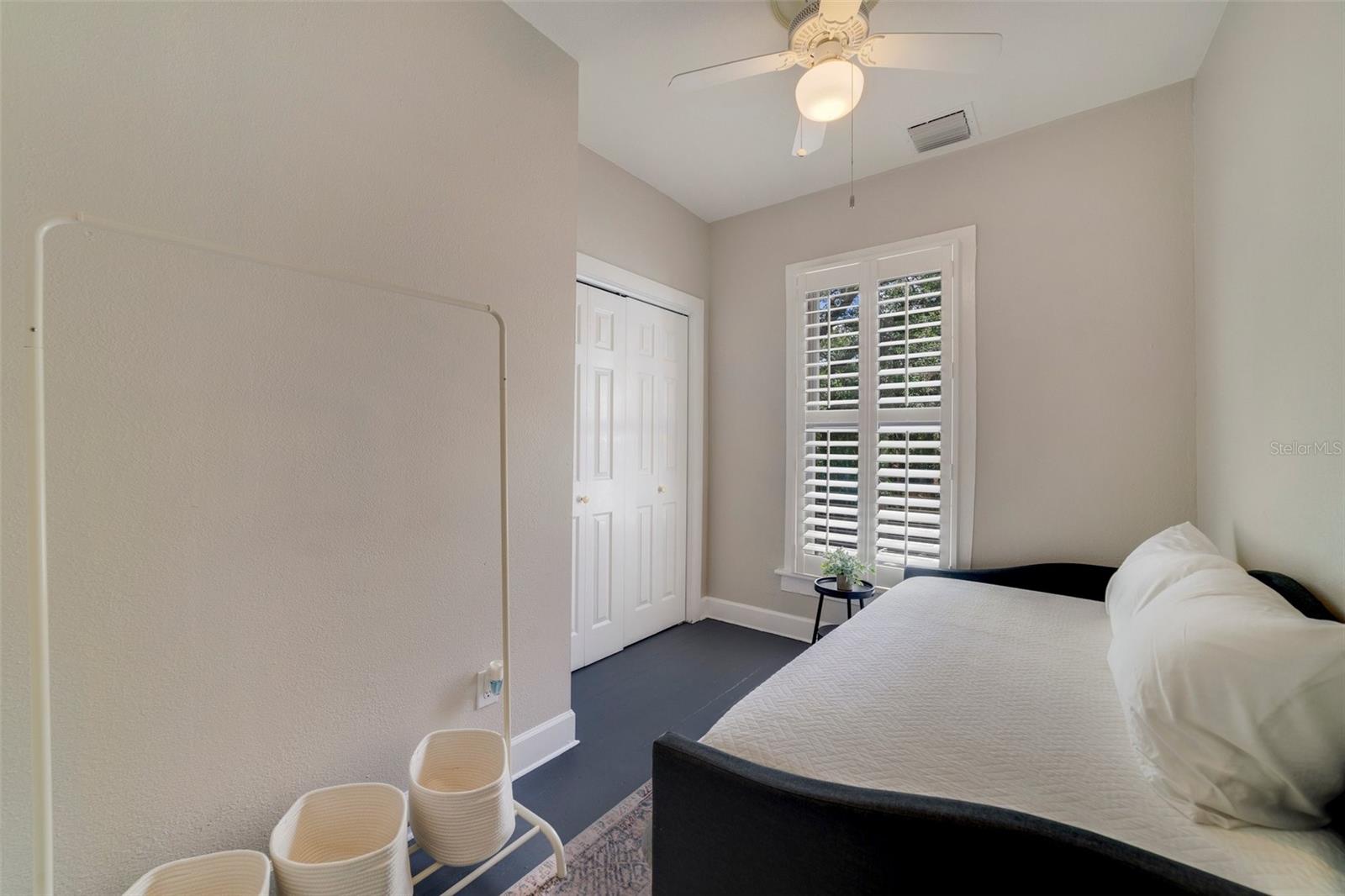 211 S ELM AVE