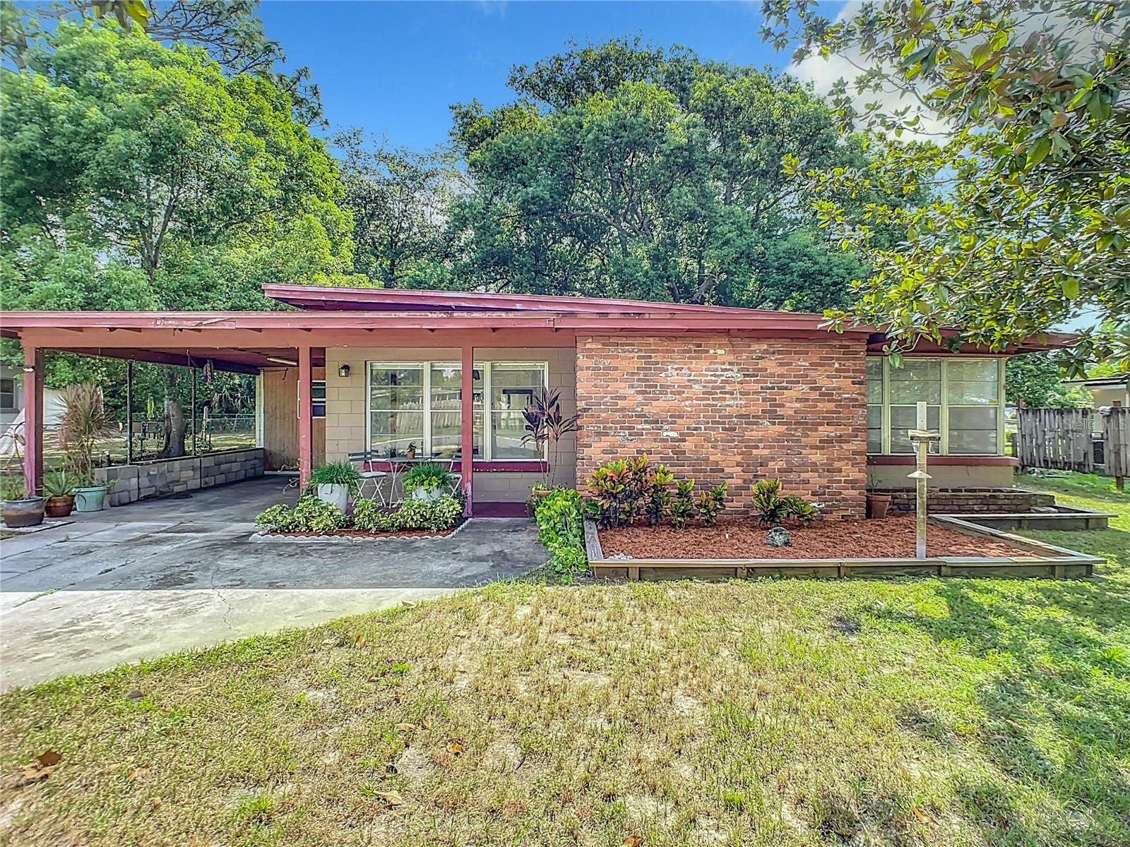 141 PINECREST DR